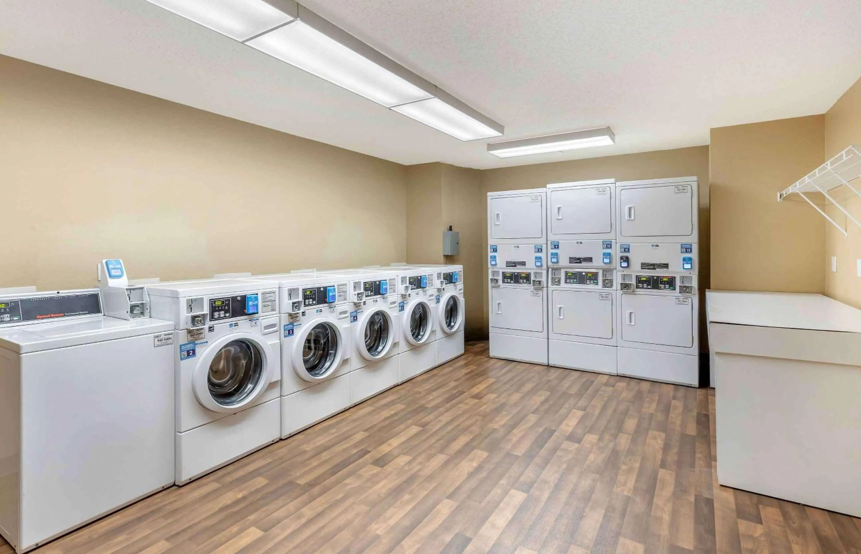 Property building in Hawthorn Extended Stay by Wyndham DFW Airport North