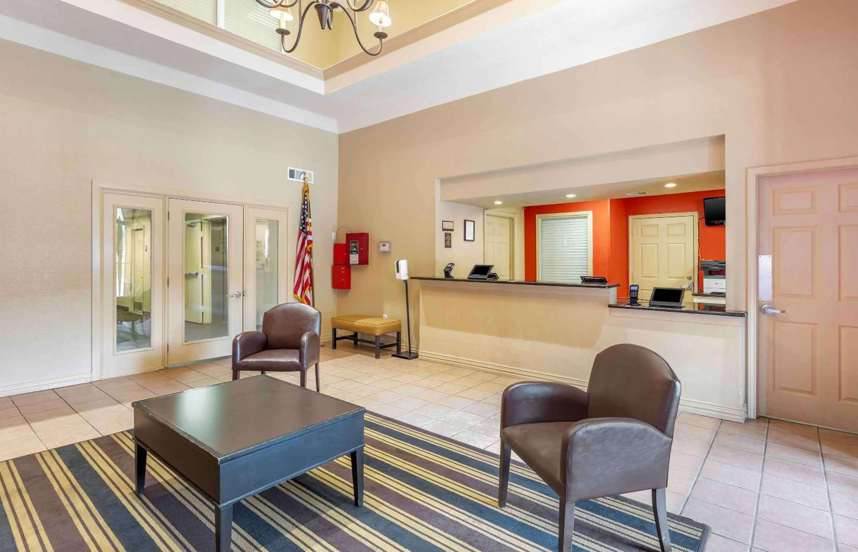 Lobby or reception in Hawthorn Extended Stay by Wyndham DFW Airport North