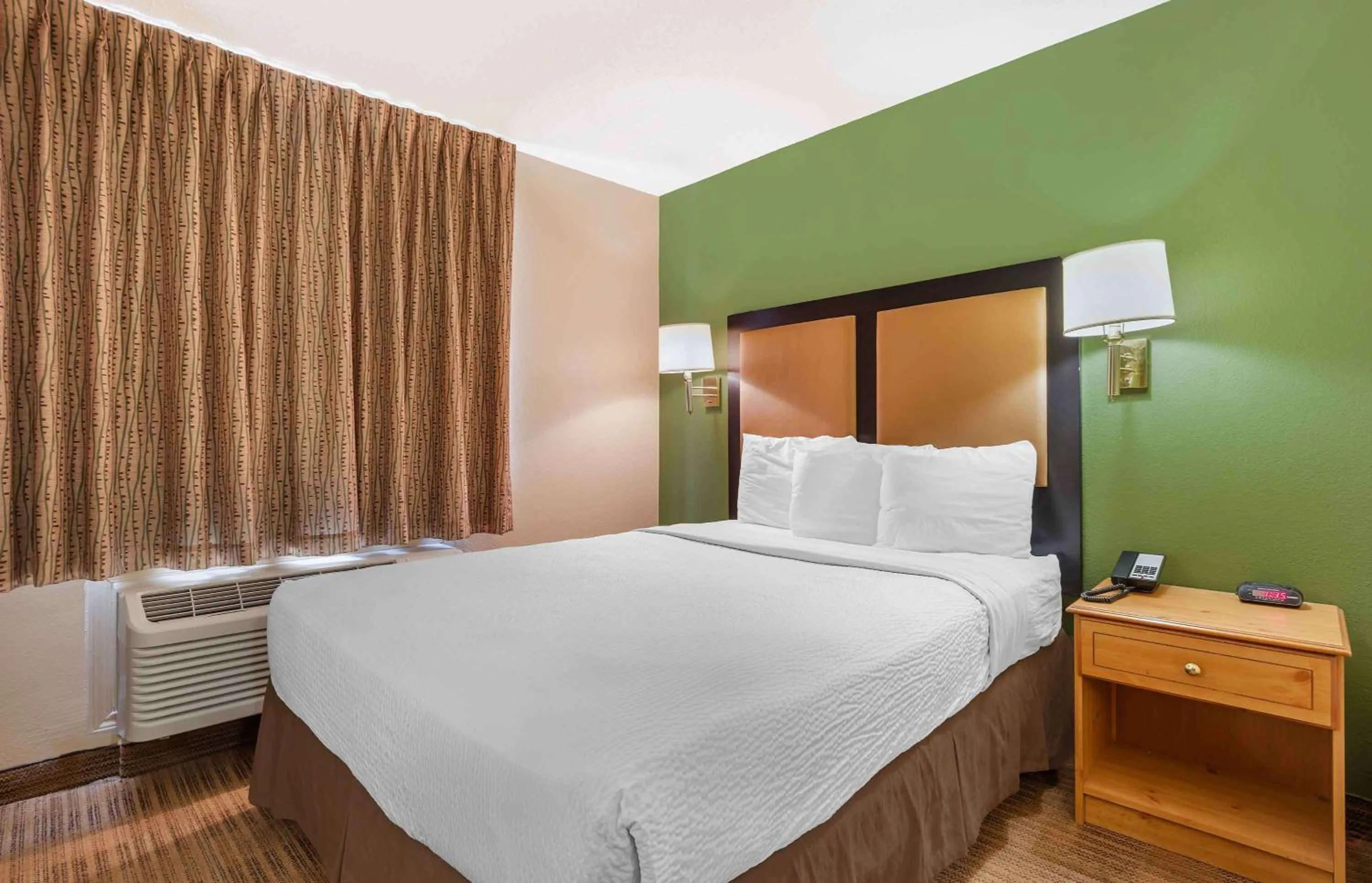 Bedroom, Bed in Hawthorn Extended Stay by Wyndham DFW Airport North