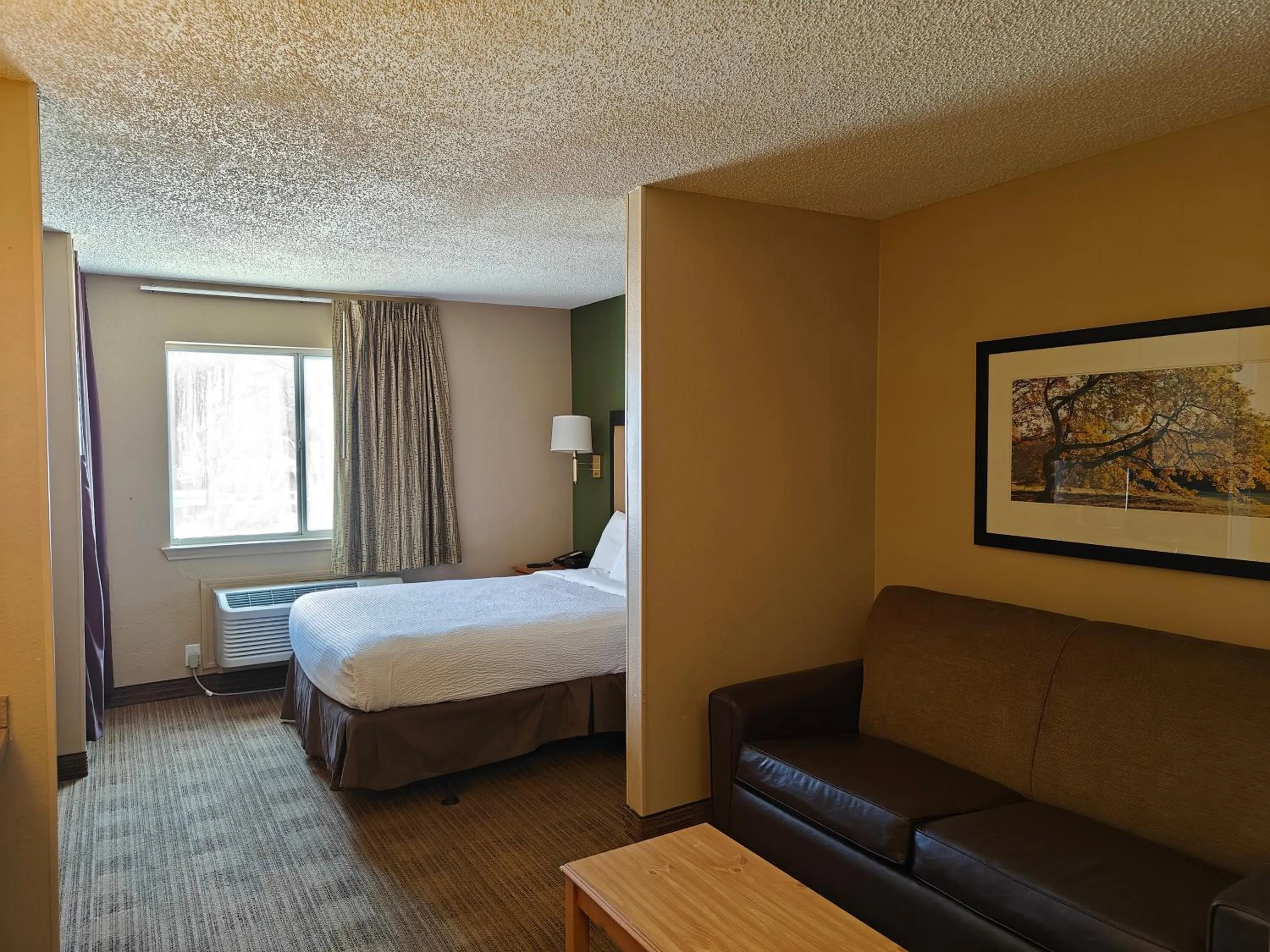 Bed in Hawthorn Extended Stay by Wyndham DFW Airport North