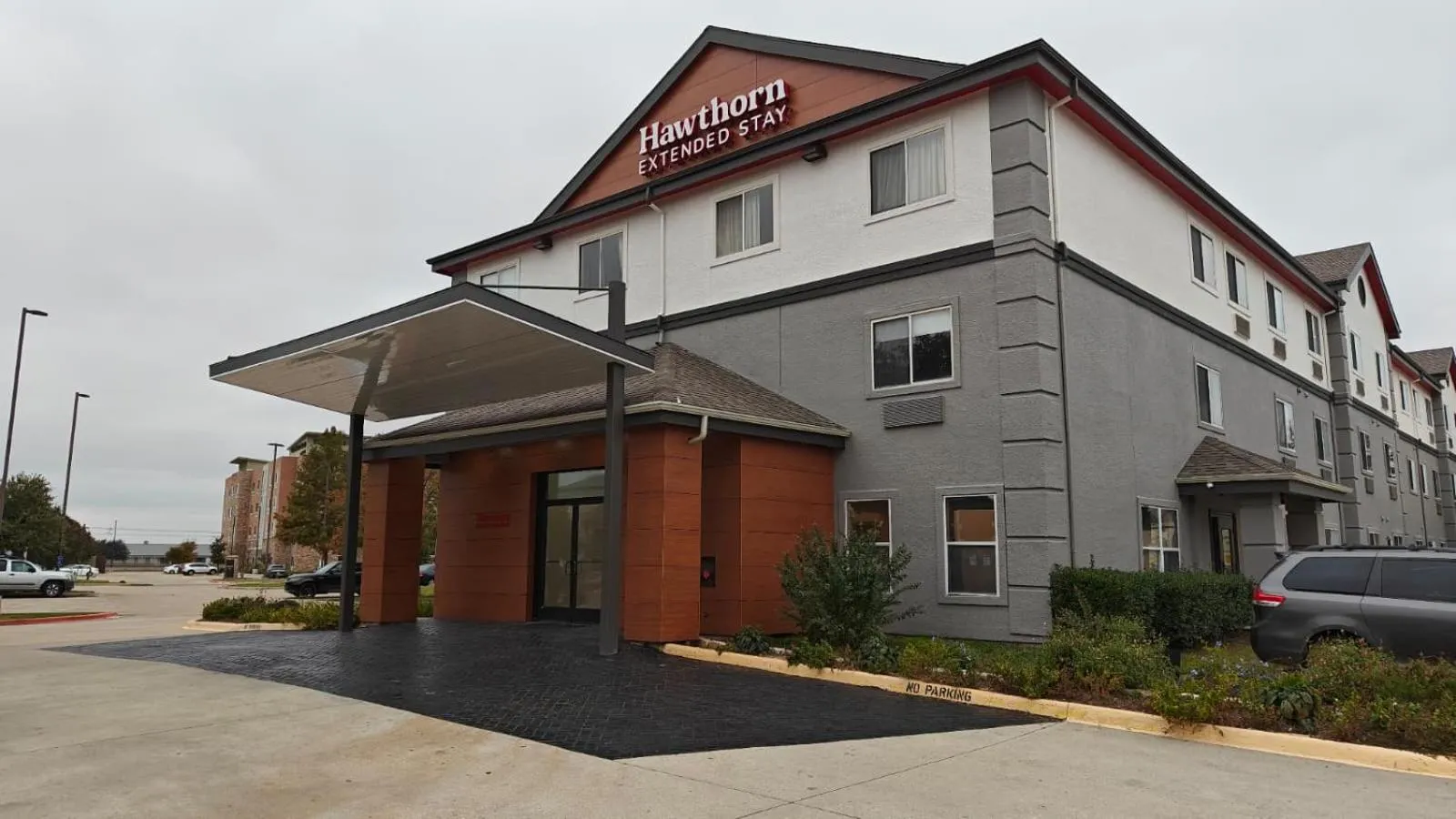 Property building in Hawthorn Extended Stay by Wyndham DFW Airport North