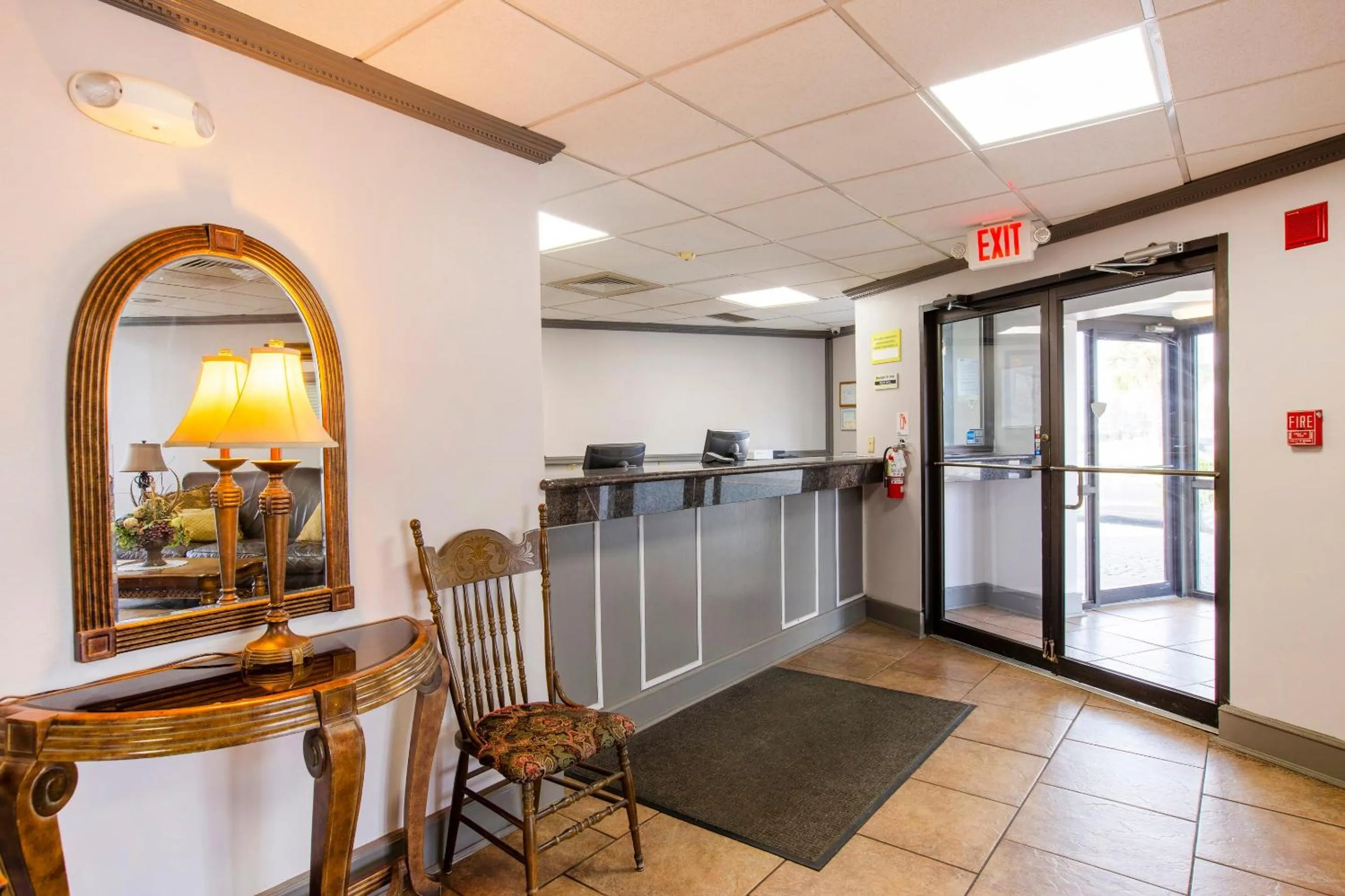 Lobby or reception in Port Allen Inn