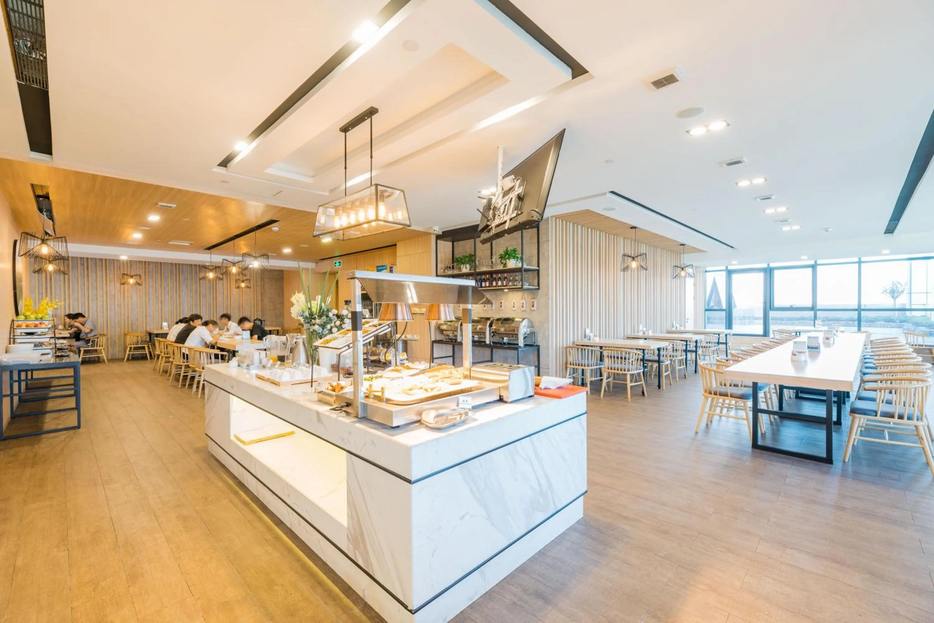 Restaurant/places to eat in Atour Hotel (Mogan Mountain)