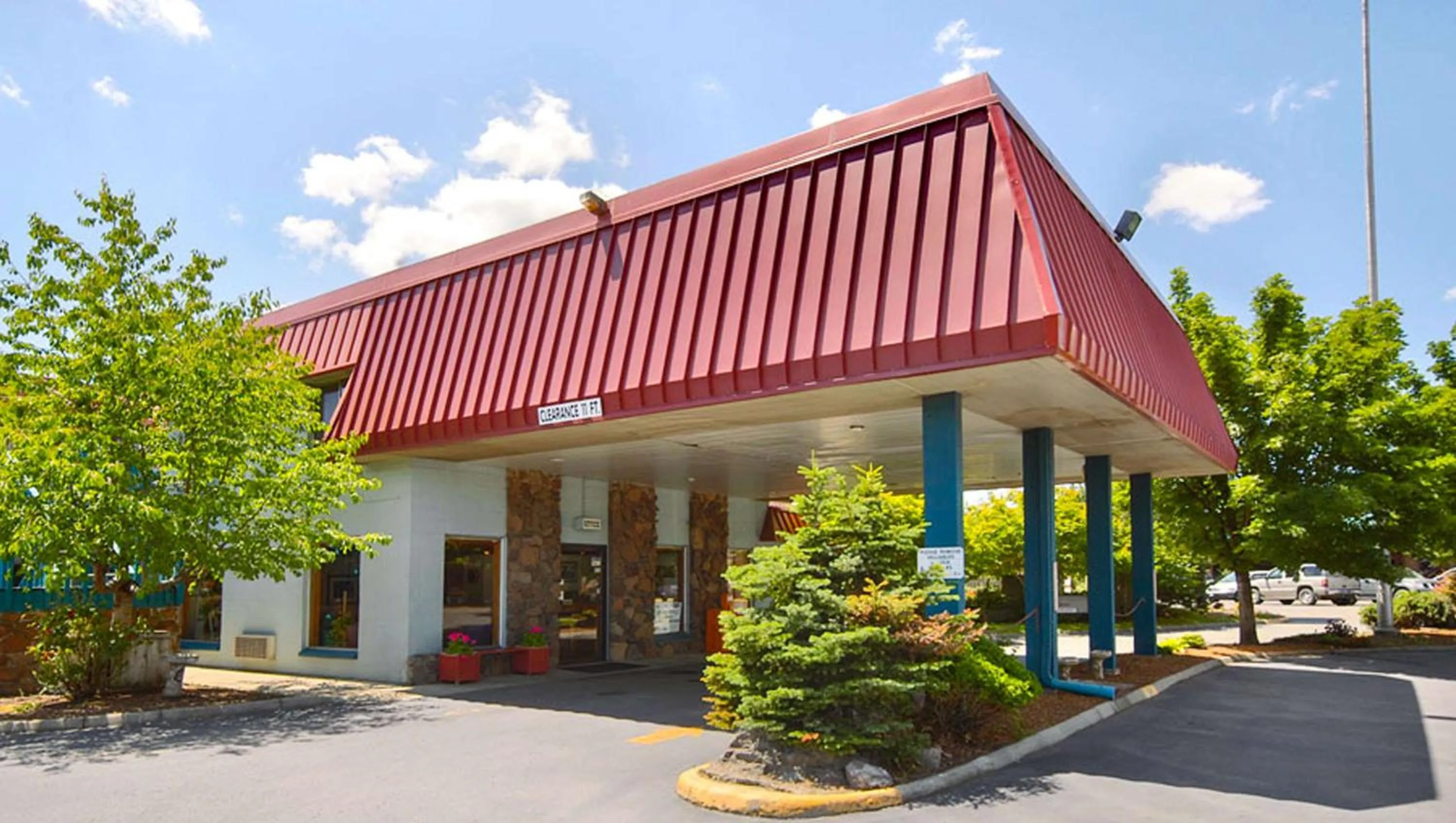 Property building in The La Grande Inn