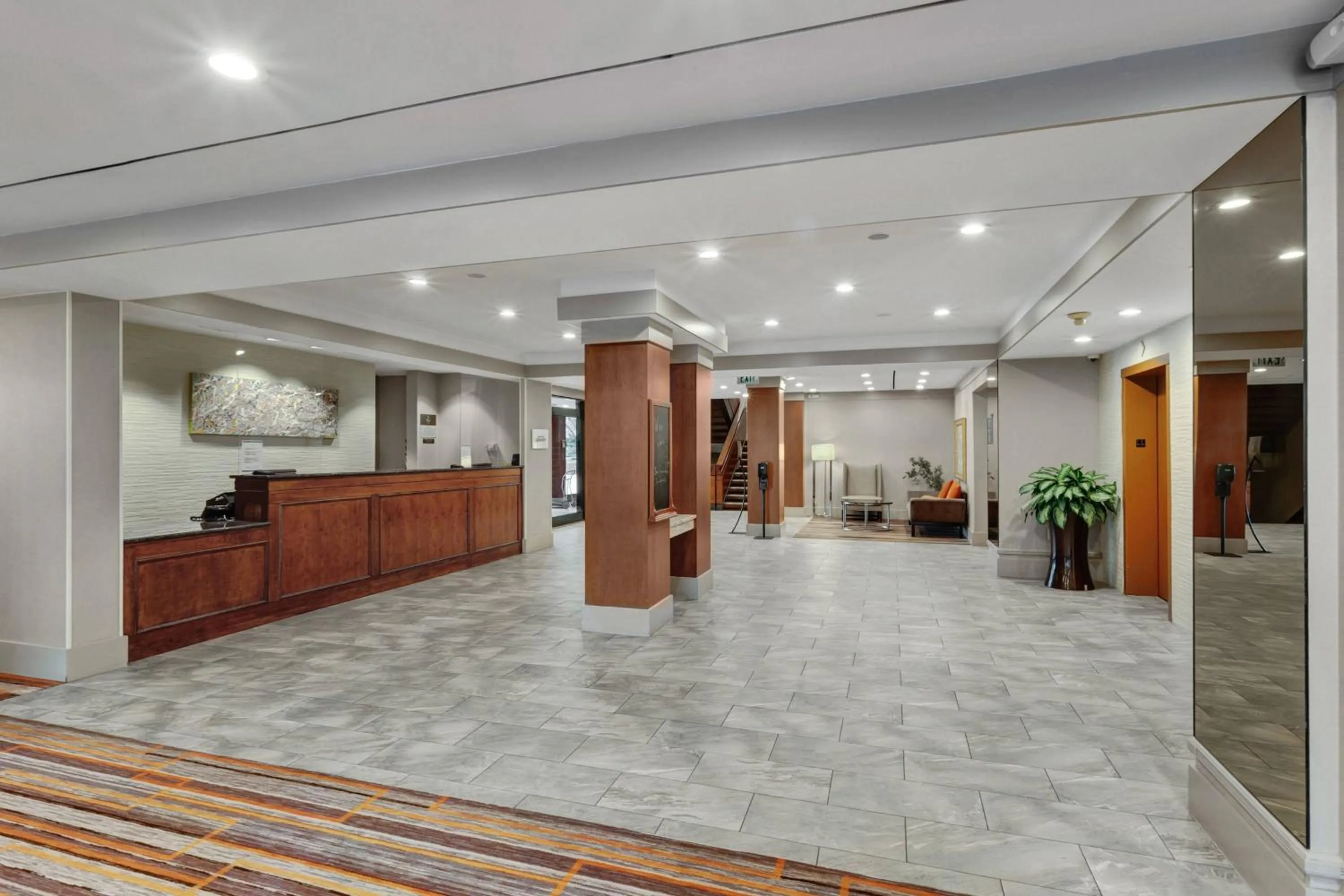 Lobby or reception in Delta Hotels by Marriott Baltimore North