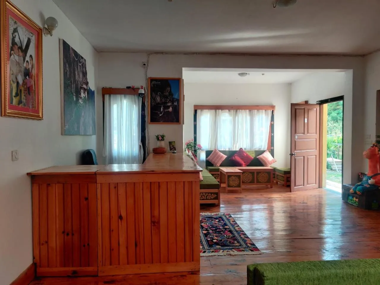 Living room in Nirvana Lodge