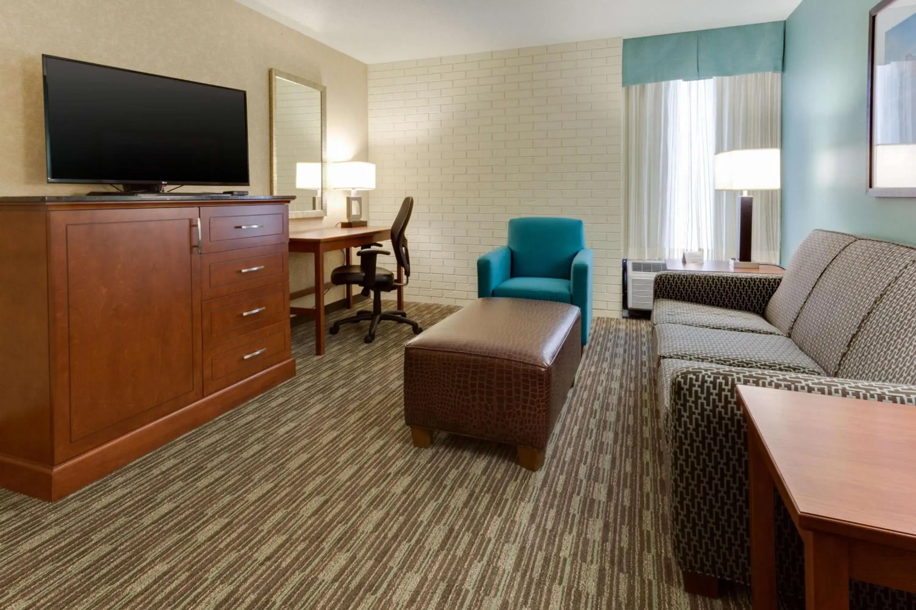 Queen Suite in Drury Inn & Suites Birmingham Grandview Queen Suite in Drury Inn & Suites Birmingham Grandview