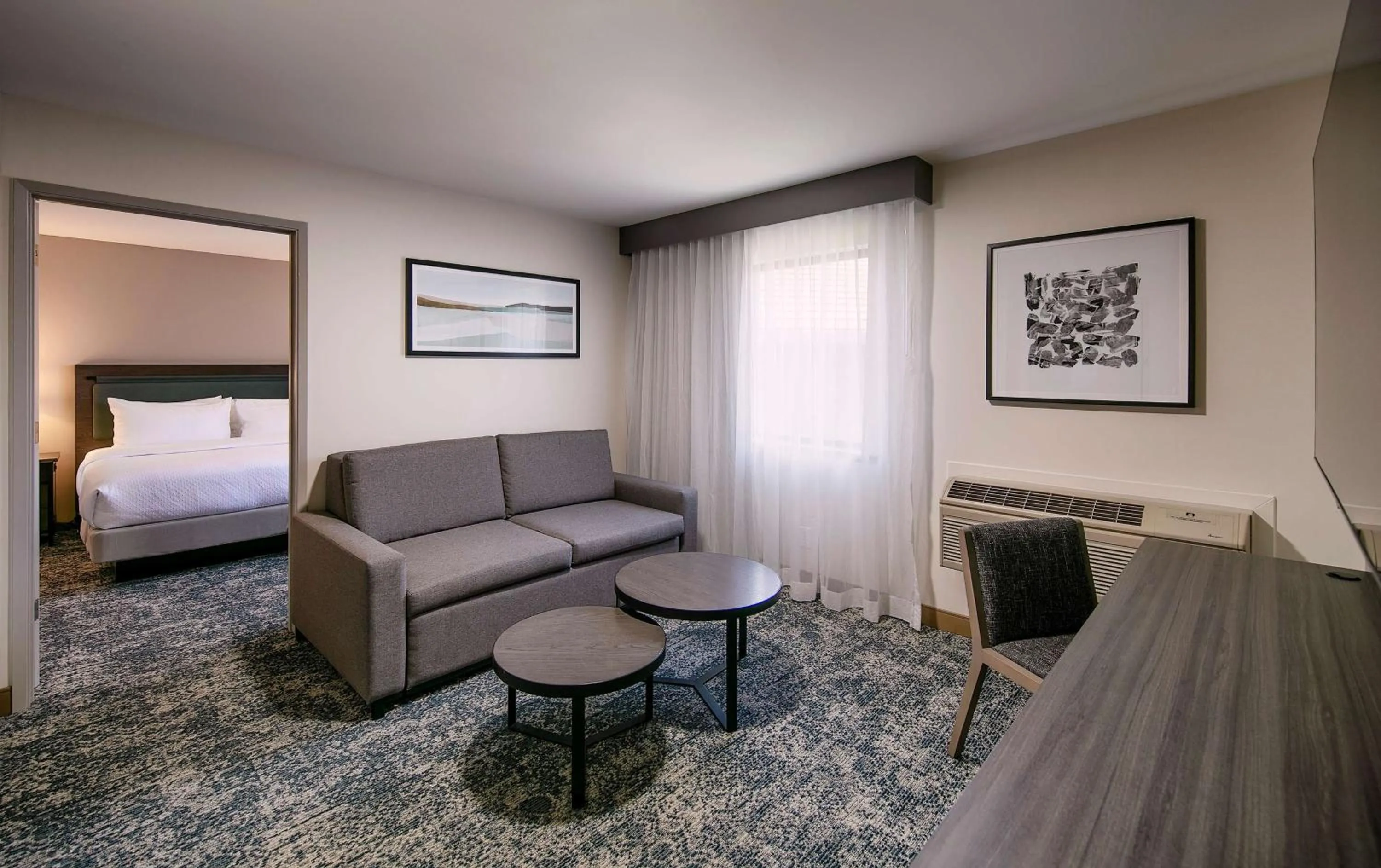 Living room, Bed in Seacliff Inn Aptos, Tapestry Collection by Hilton