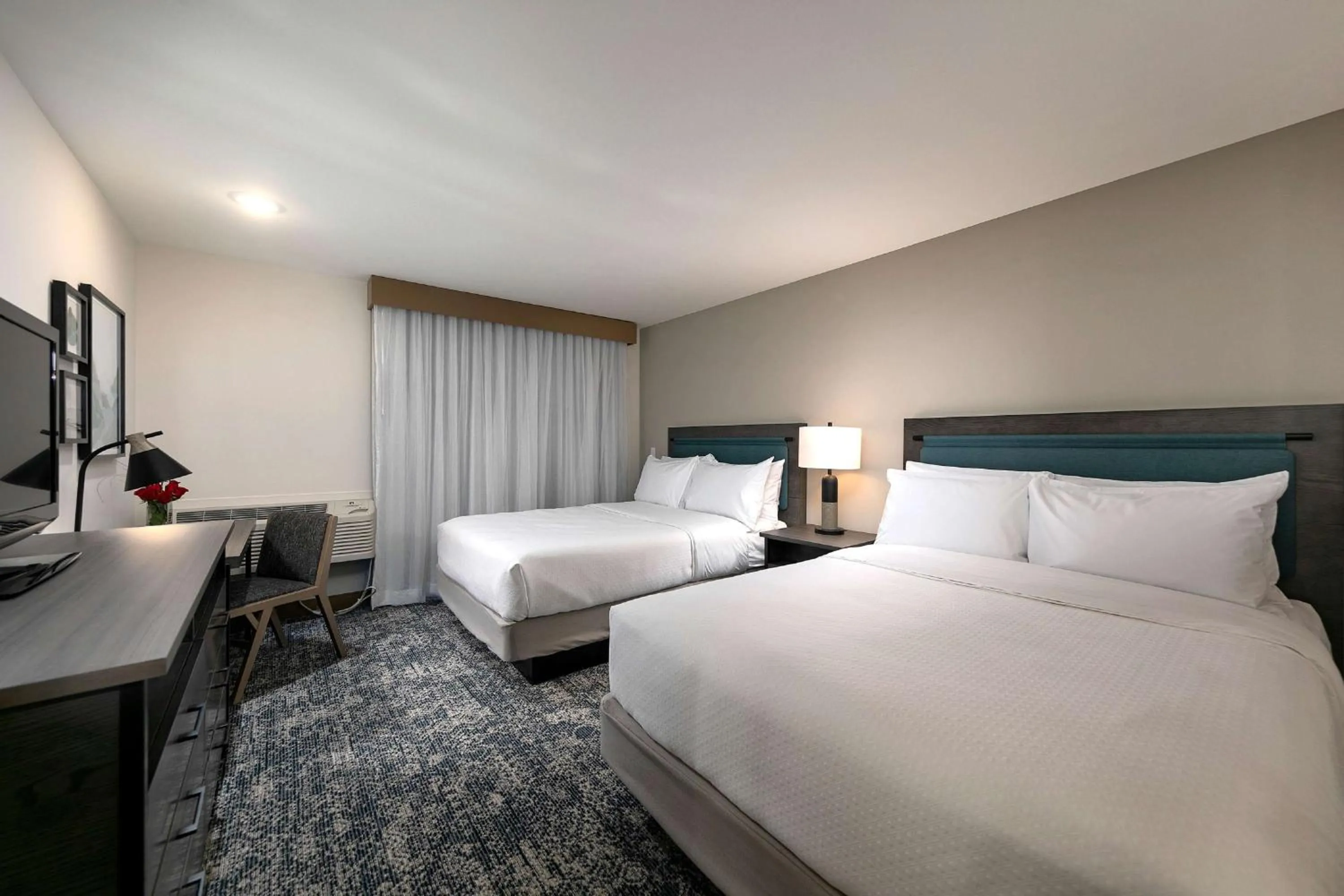 Bedroom, Bed in Seacliff Inn Aptos, Tapestry Collection by Hilton