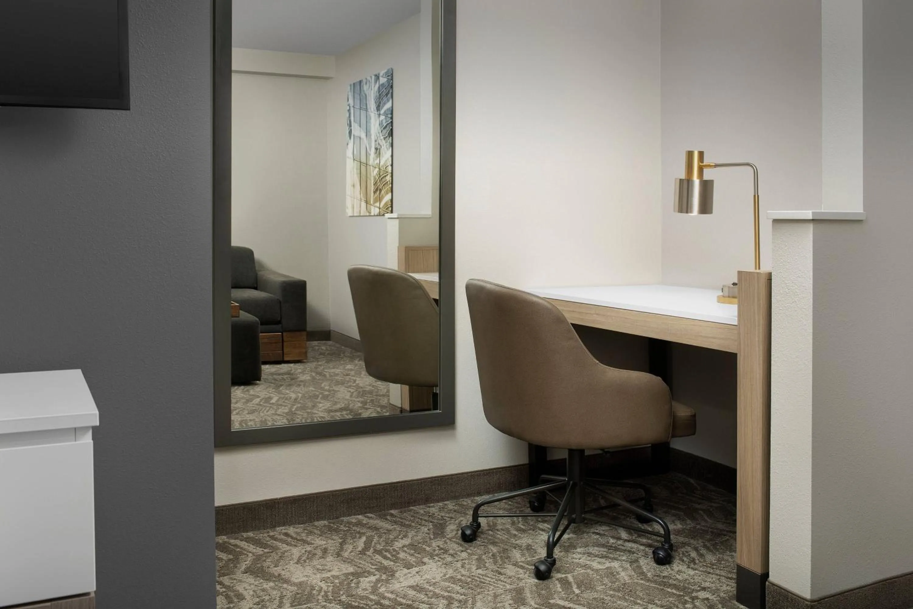 Photo of the whole room in SpringHill Suites by Marriott Atlanta Perimeter Center