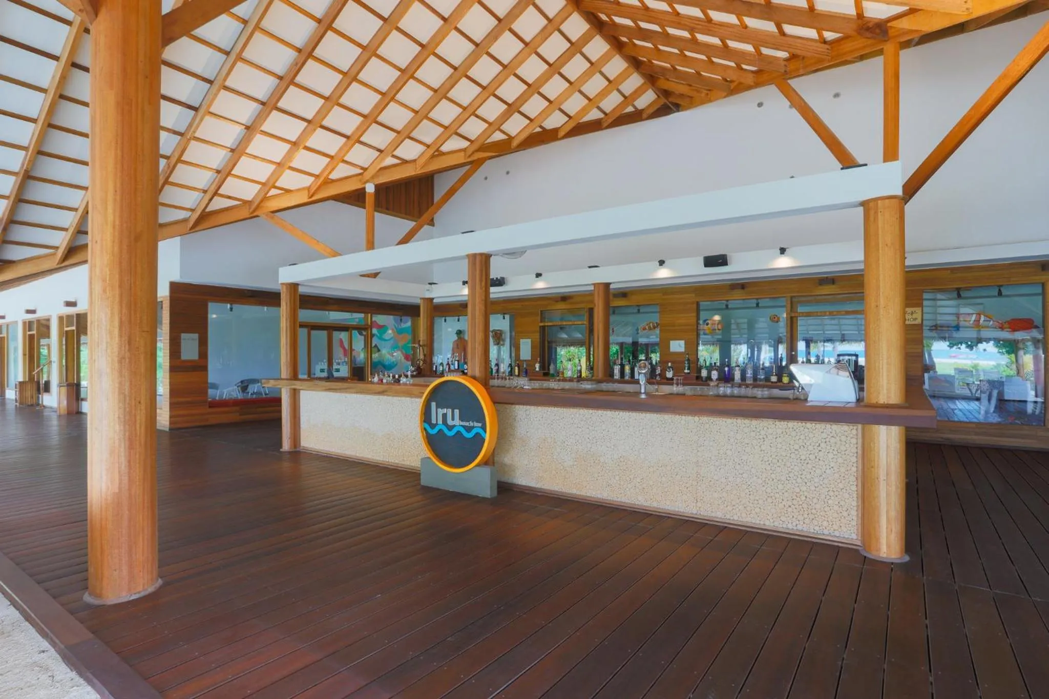 Food and drinks in Cinnamon Velifushi Maldives