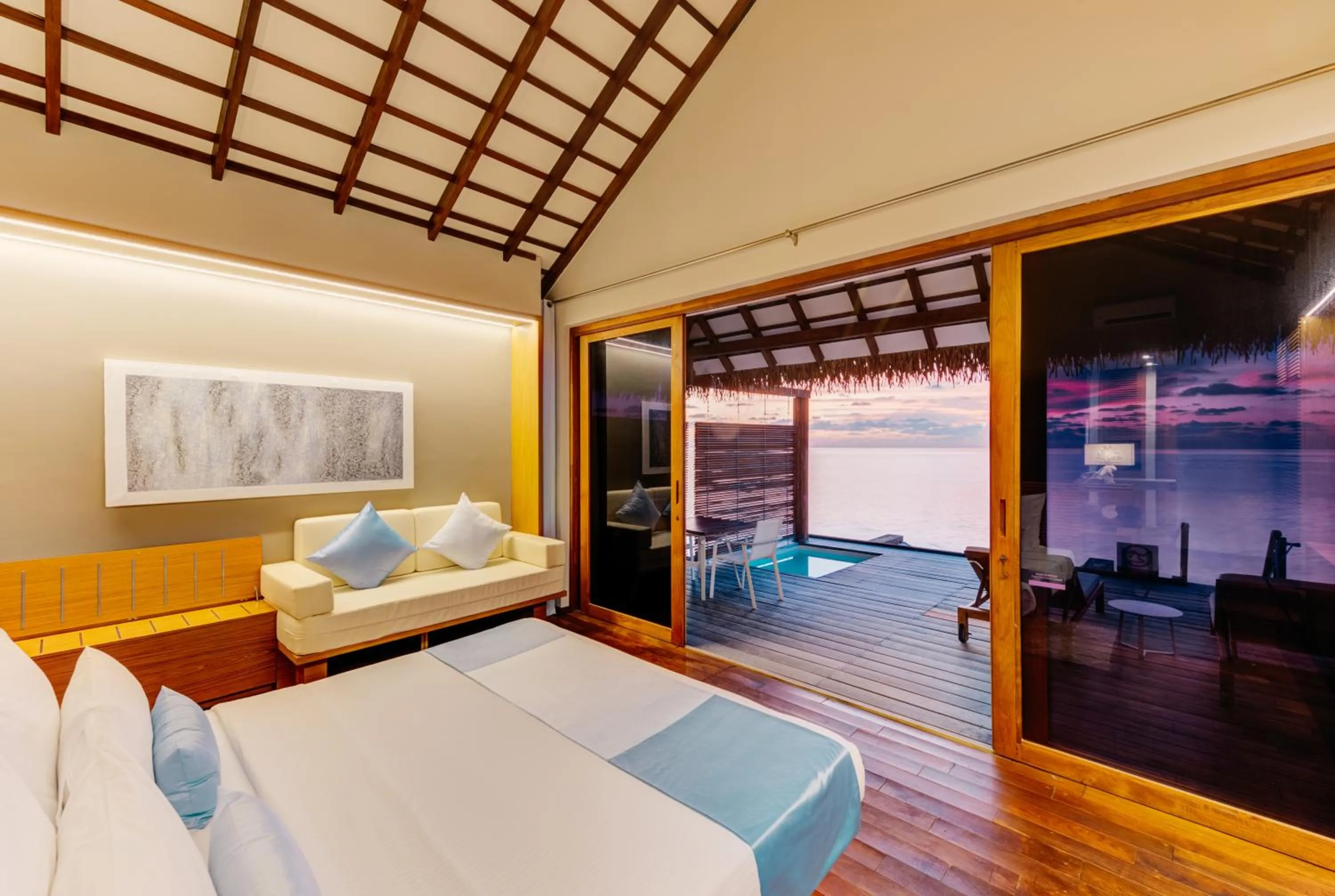 Photo of the whole room, Bed in Cinnamon Velifushi Maldives