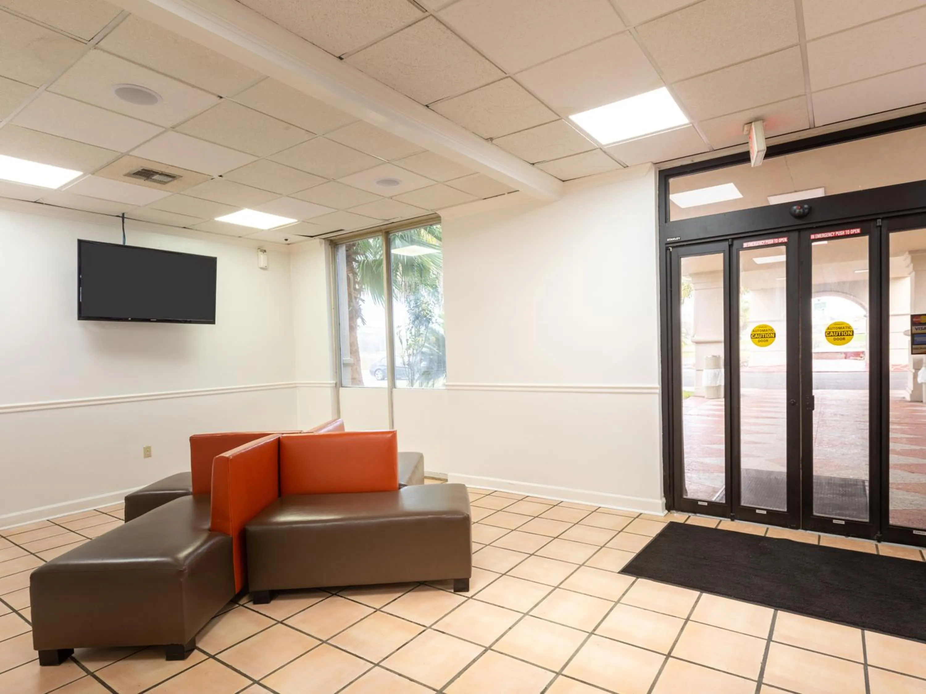 Lobby or reception in Travelodge by Wyndham Baton Rouge East