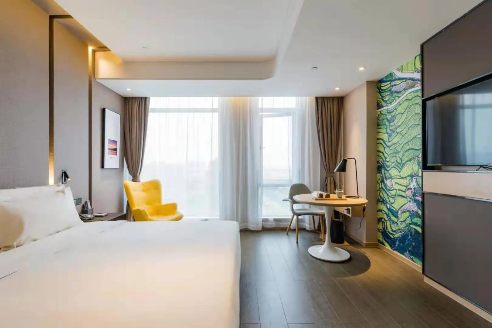 Photo of the whole room, Bed in Atour Hotel Ningbo High-tech Zone Jiangnan Road