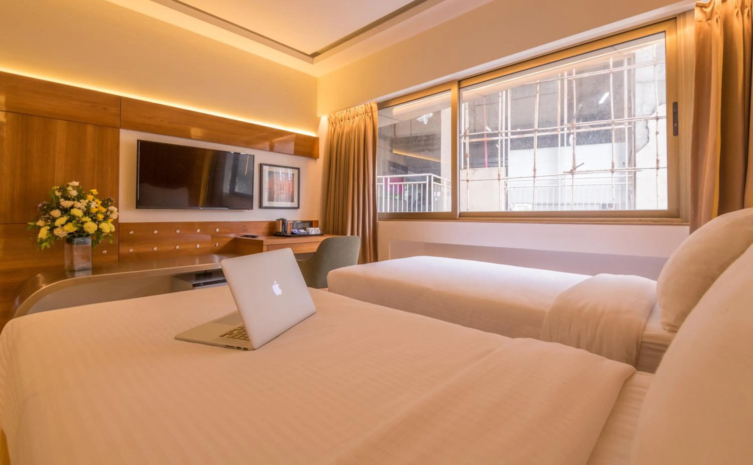 View (from property/room), Bed in Hotel Metropole Inn