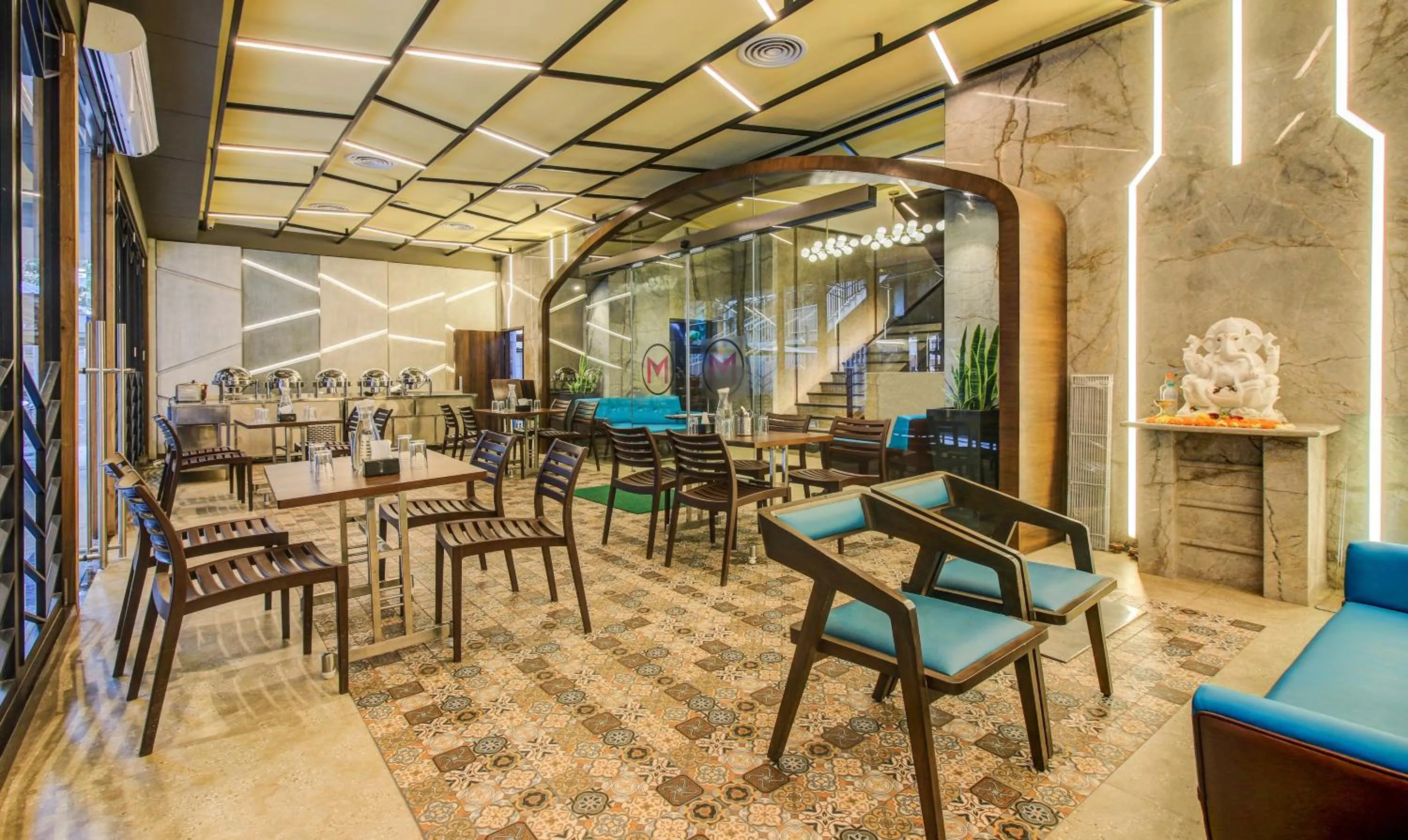 Restaurant/places to eat in Hotel Metropole Inn