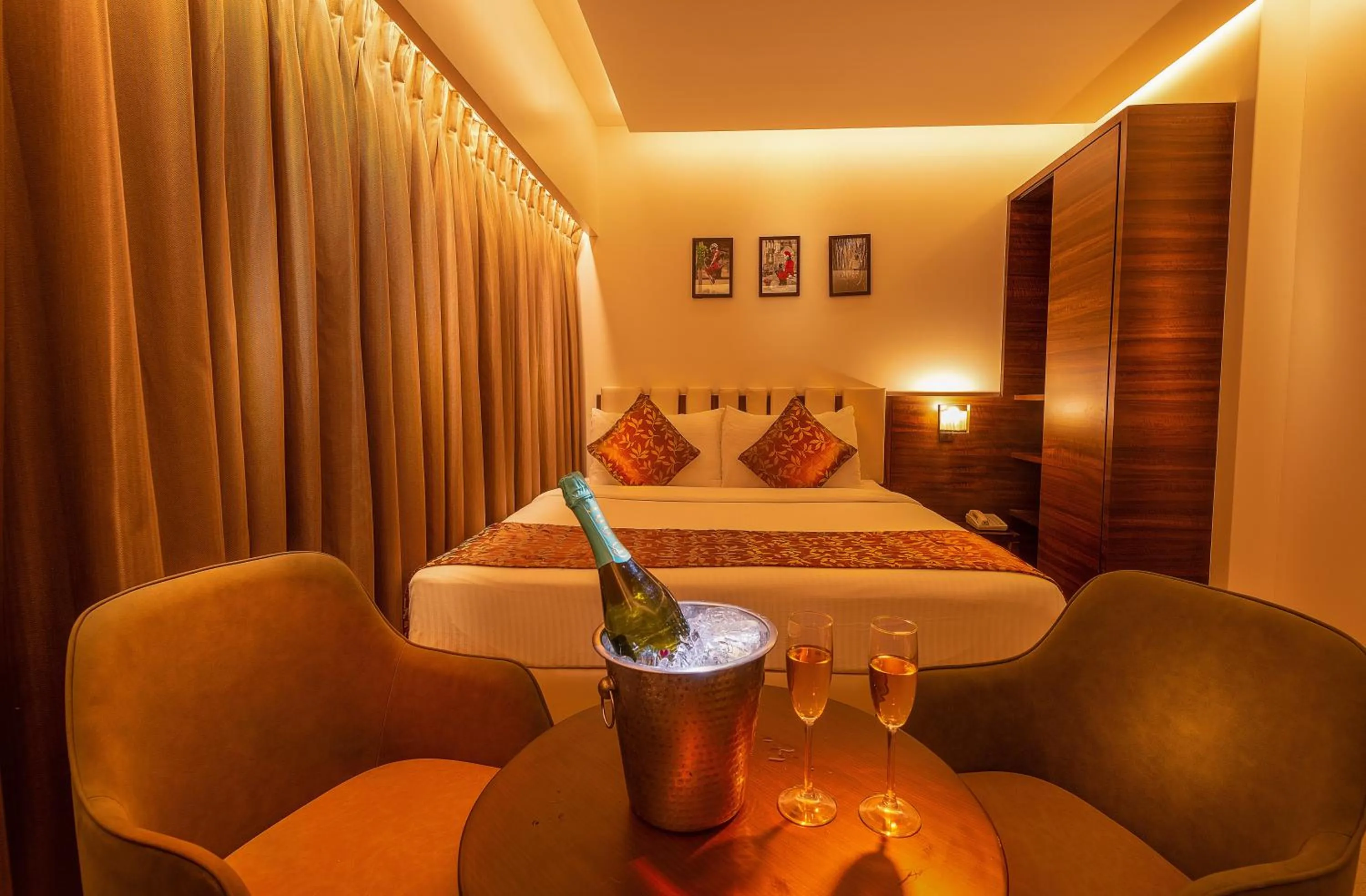 Bedroom, Bed in Hotel Metropole Inn