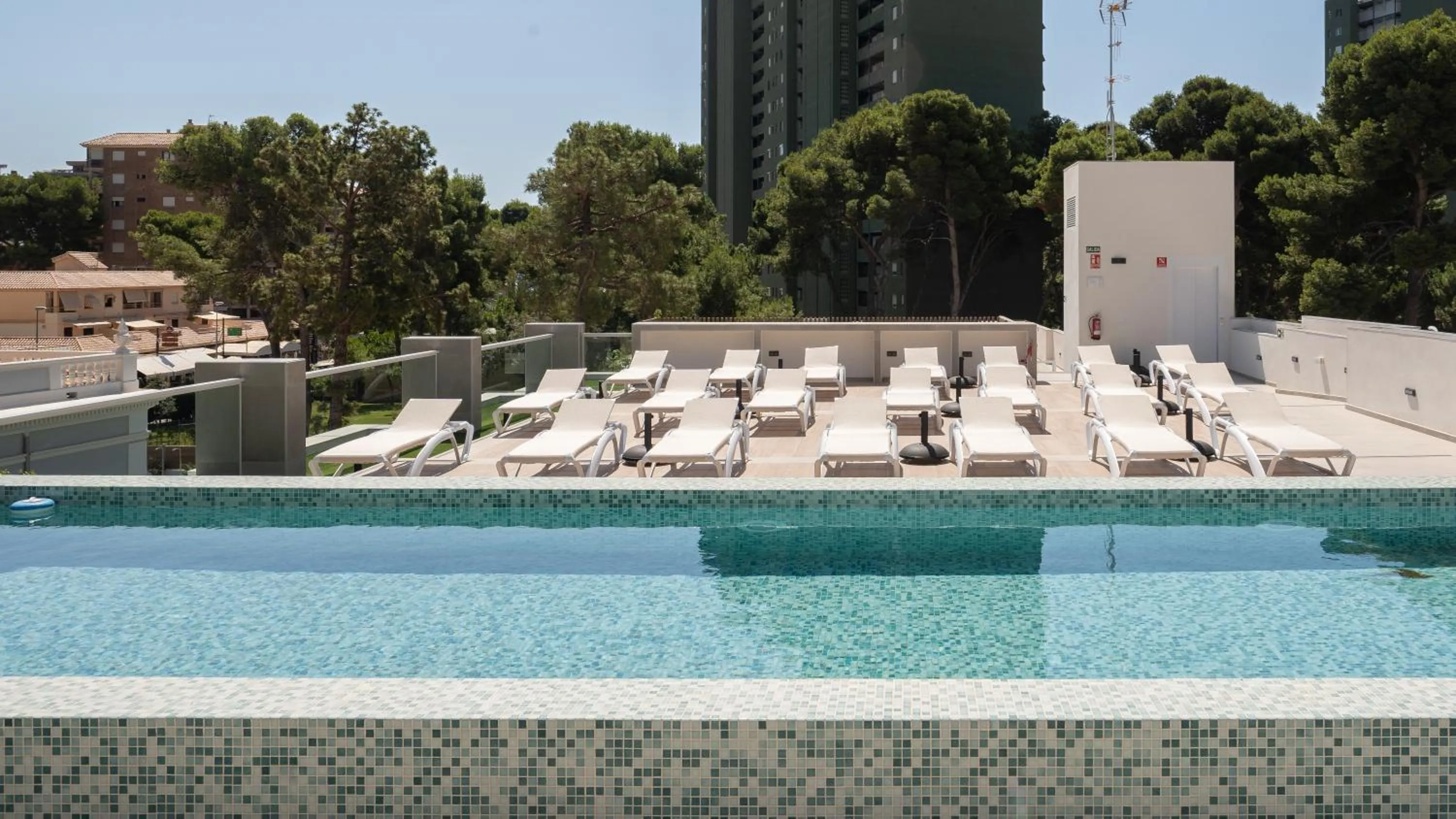 Swimming pool in Iberflat APARTAMENTOS LOS PINOS