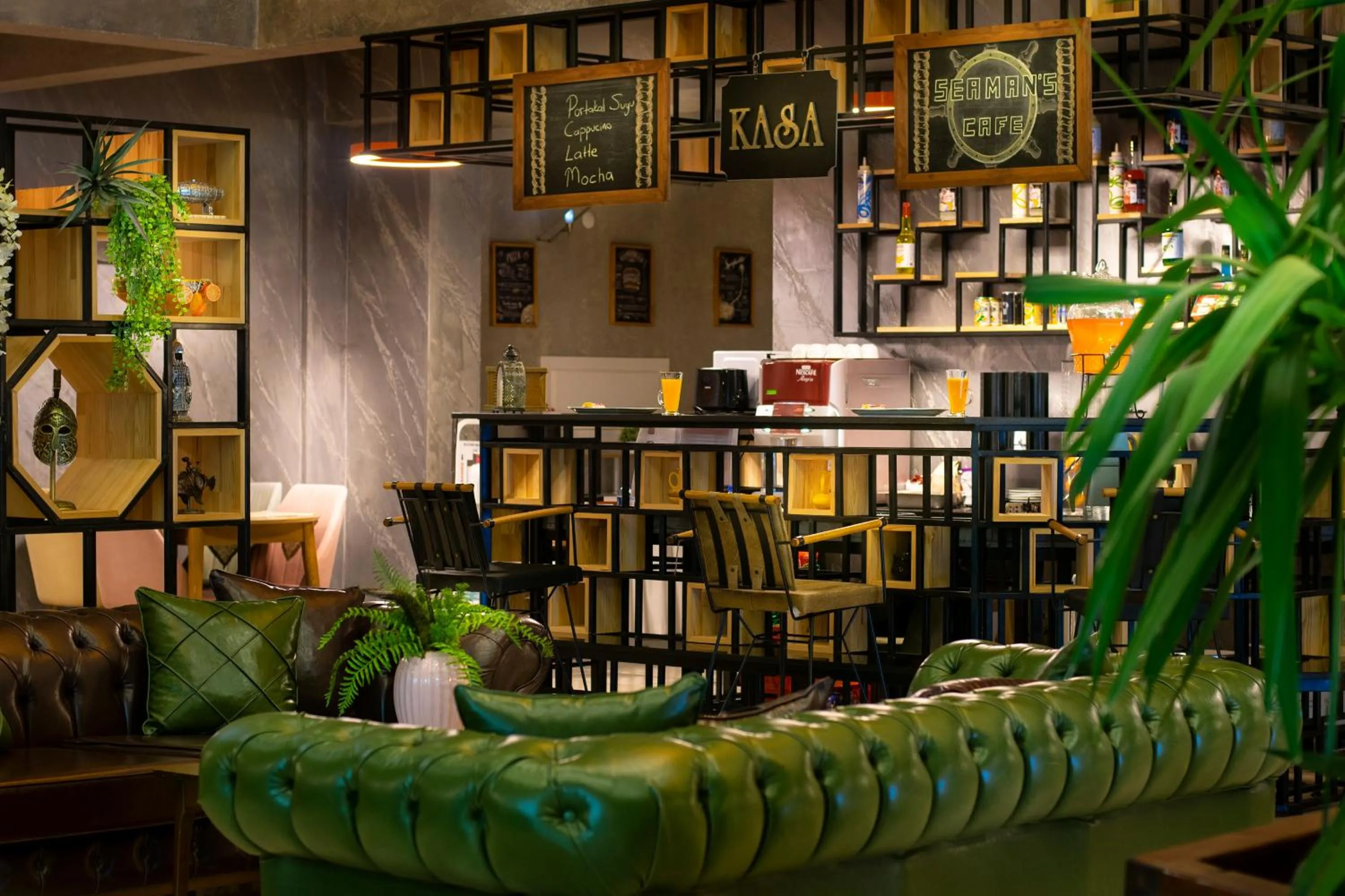 Lobby or reception in MARINN DELUXE HOTEL