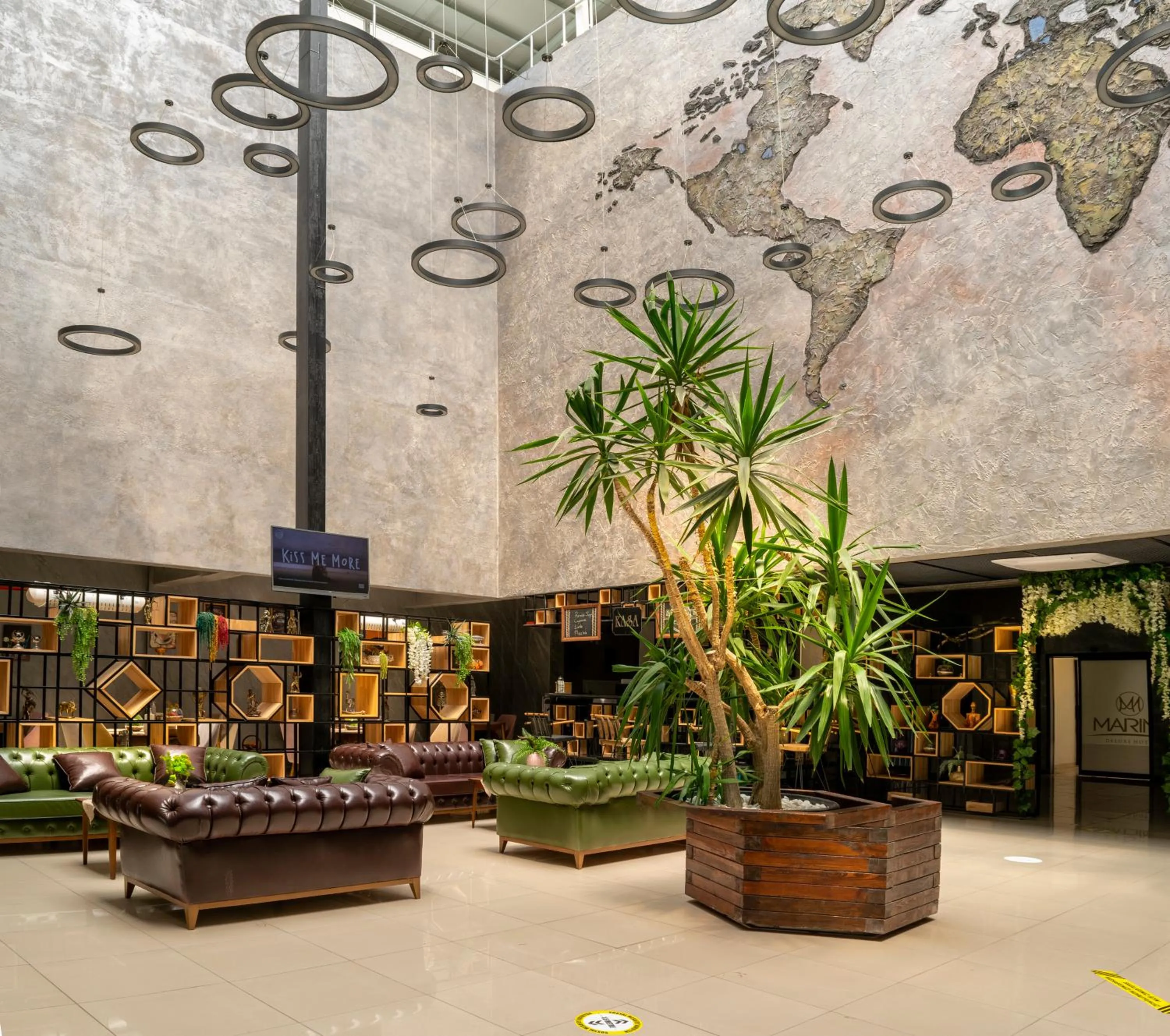 Lobby or reception in MARINN DELUXE HOTEL