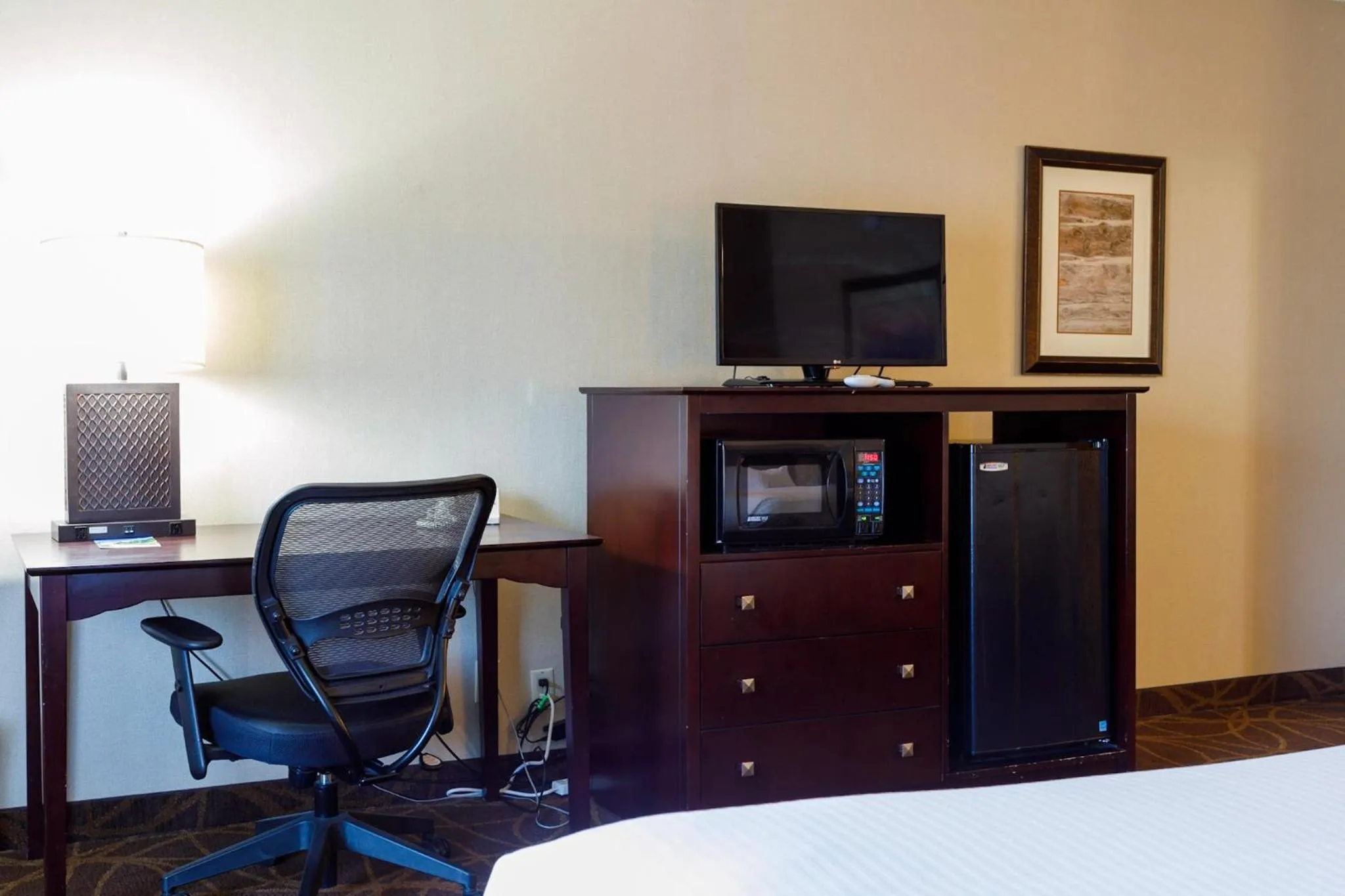 TV and multimedia in Gold Country Inn and Casino by Red Lion Hotels