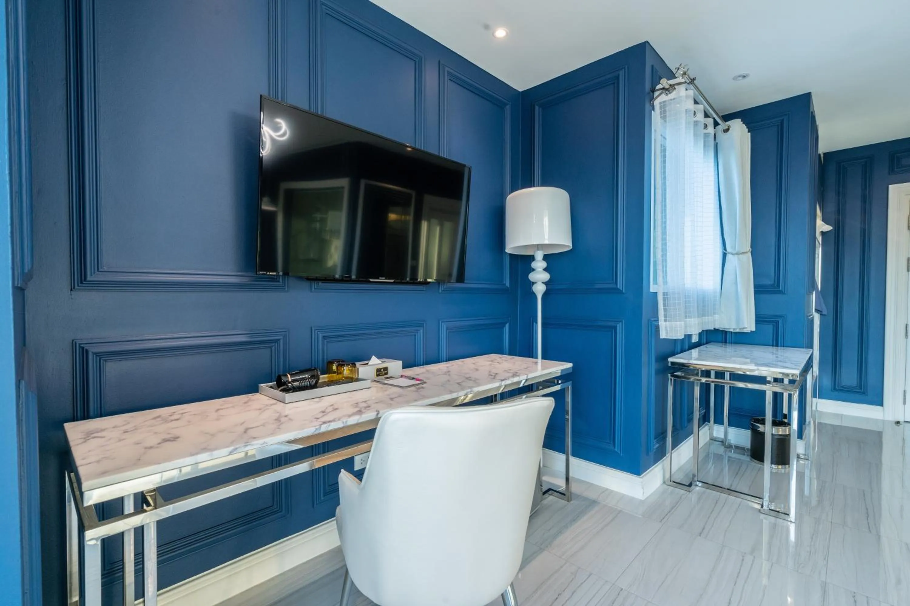 TV and multimedia in Belle Grand Hotel