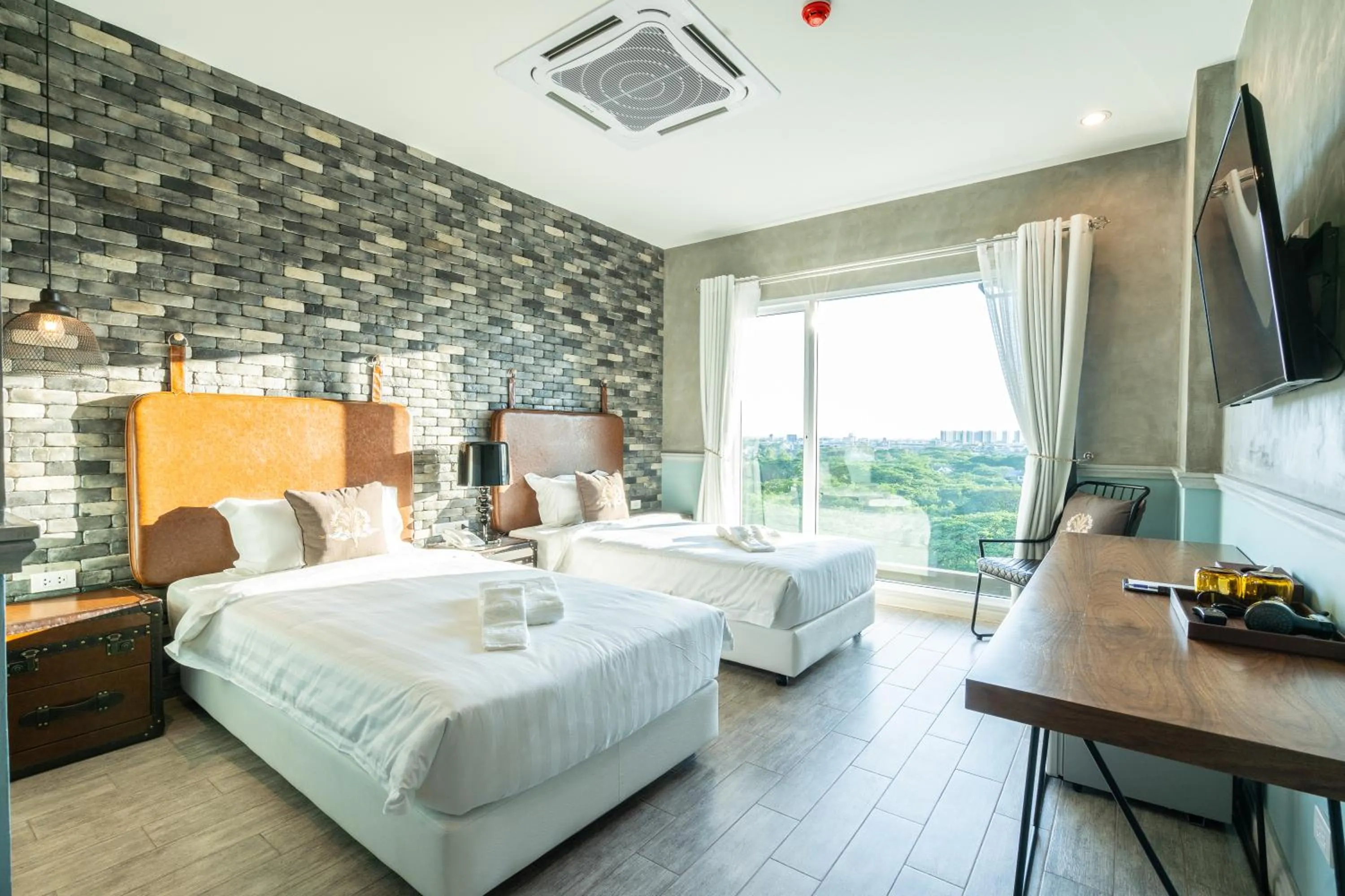 Photo of the whole room, Bed in Belle Grand Hotel