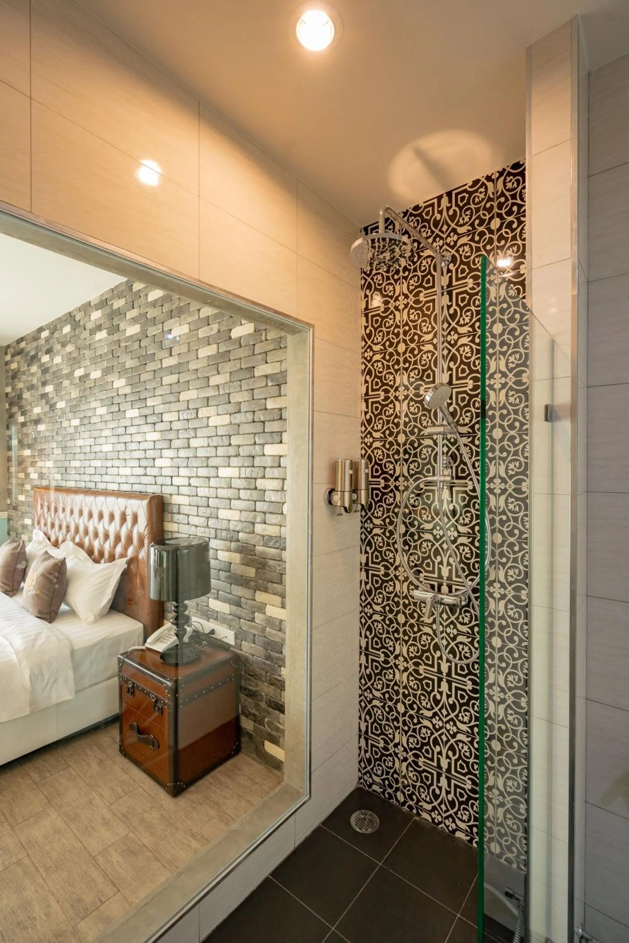 Bathroom, Bed in Belle Grand Hotel
