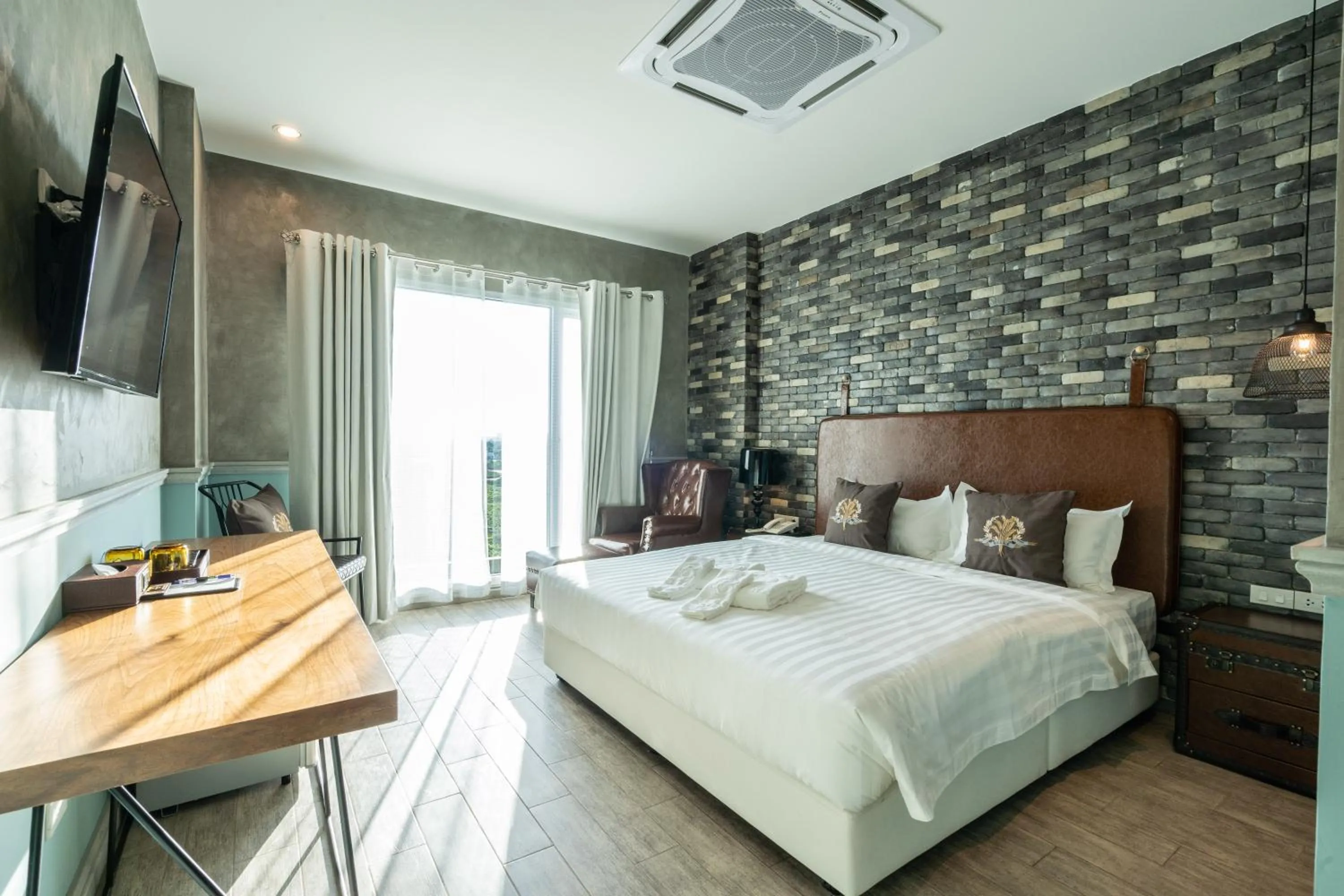 Photo of the whole room, Bed in Belle Grand Hotel