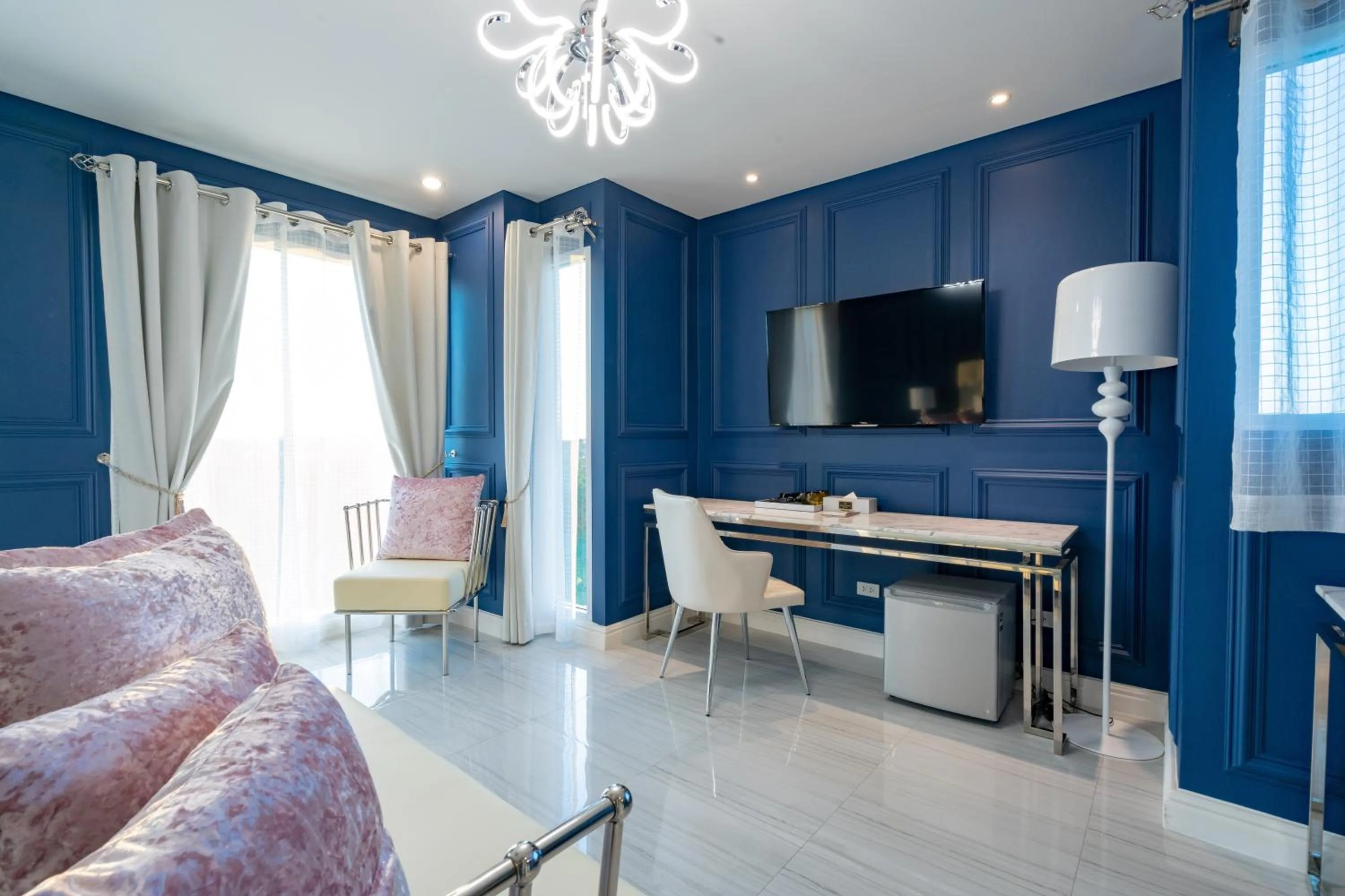 TV and multimedia in Belle Grand Hotel