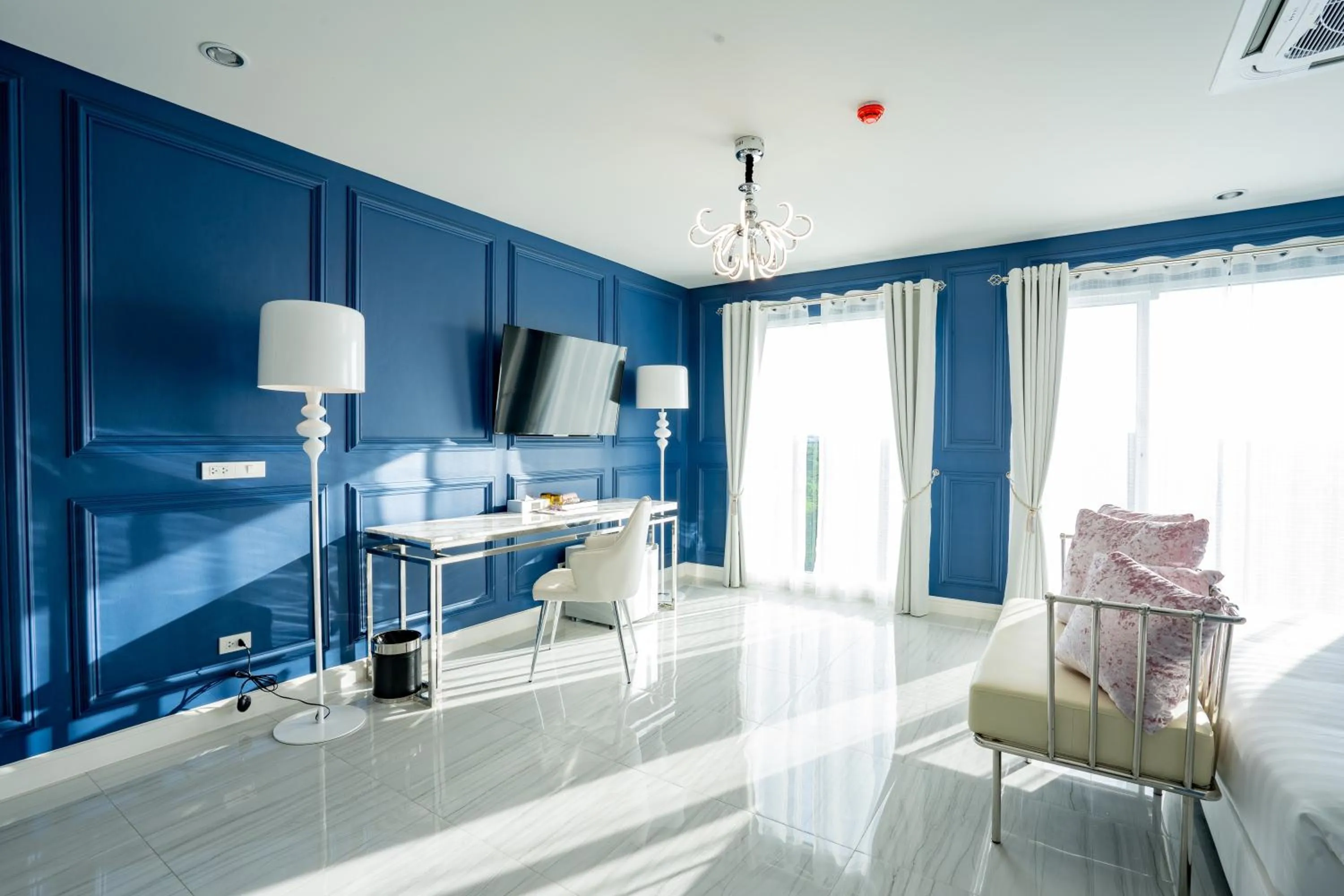 Photo of the whole room in Belle Grand Hotel