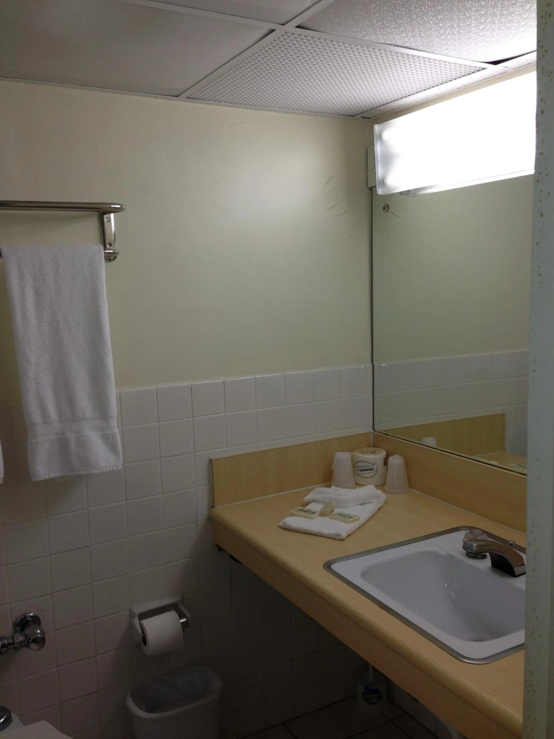 Bathroom in Knights Inn Hallandale
