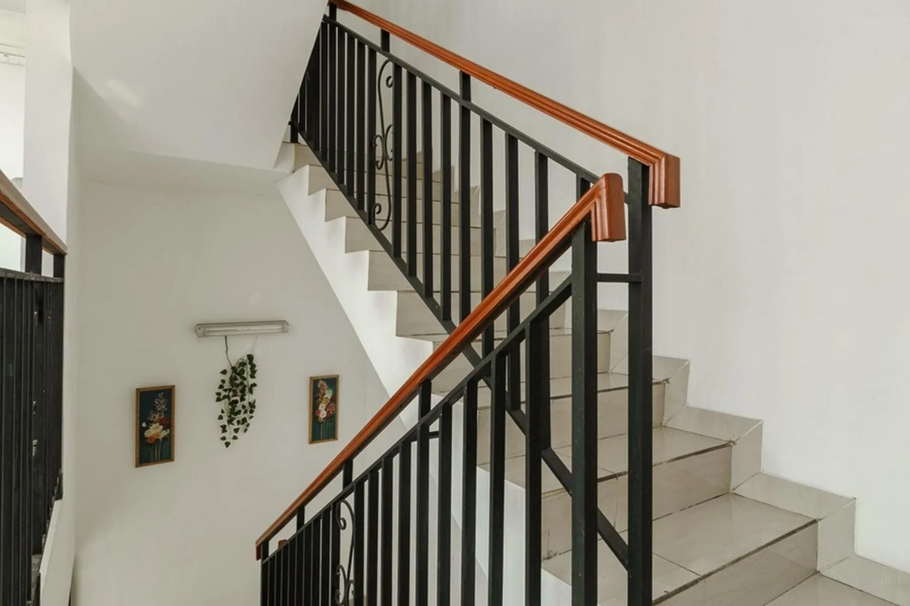 Balcony/Terrace in RedDoorz Syariah Plus near Pancoran 2