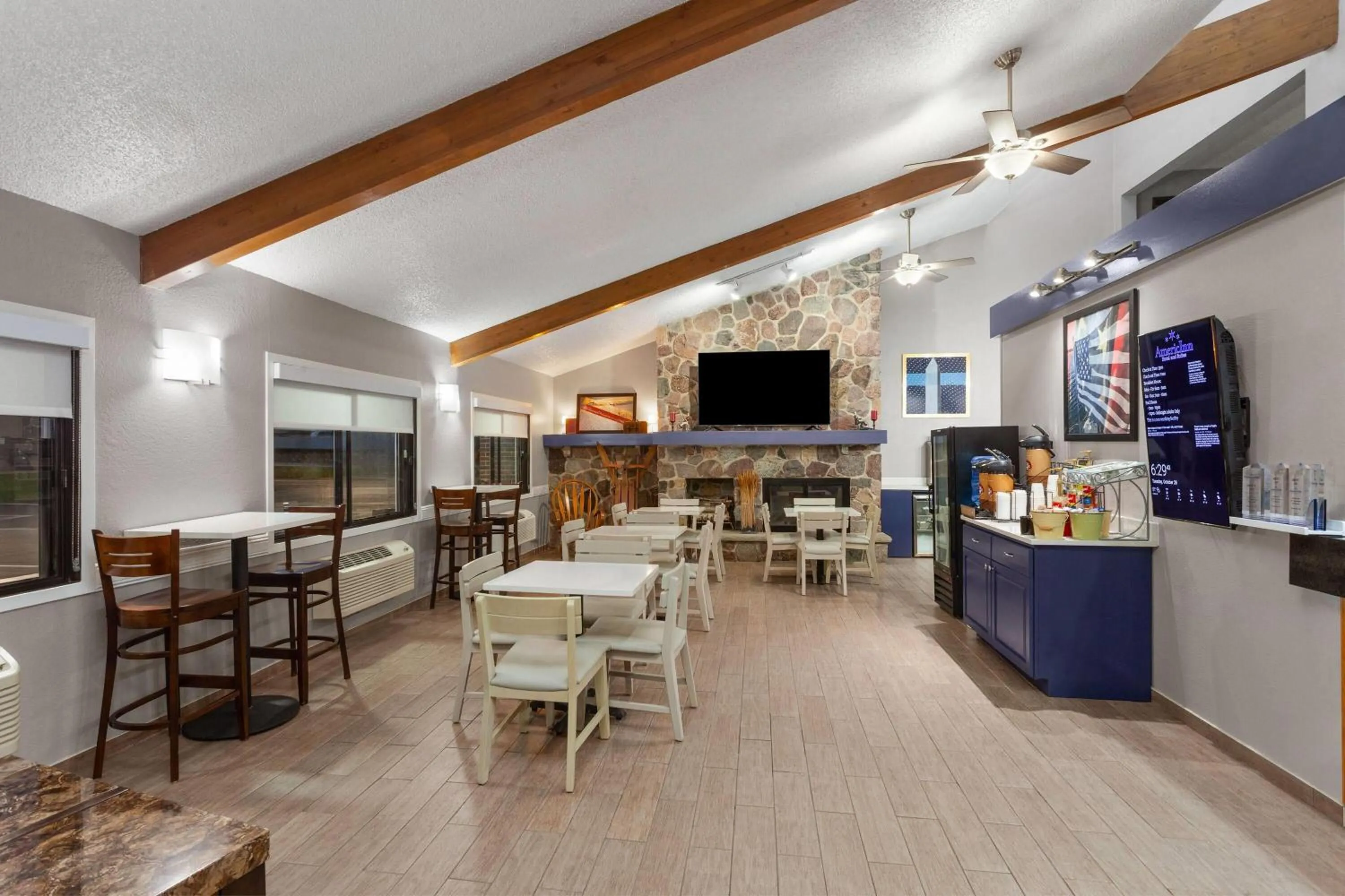 Lobby or reception in AmericInn by Wyndham Plymouth