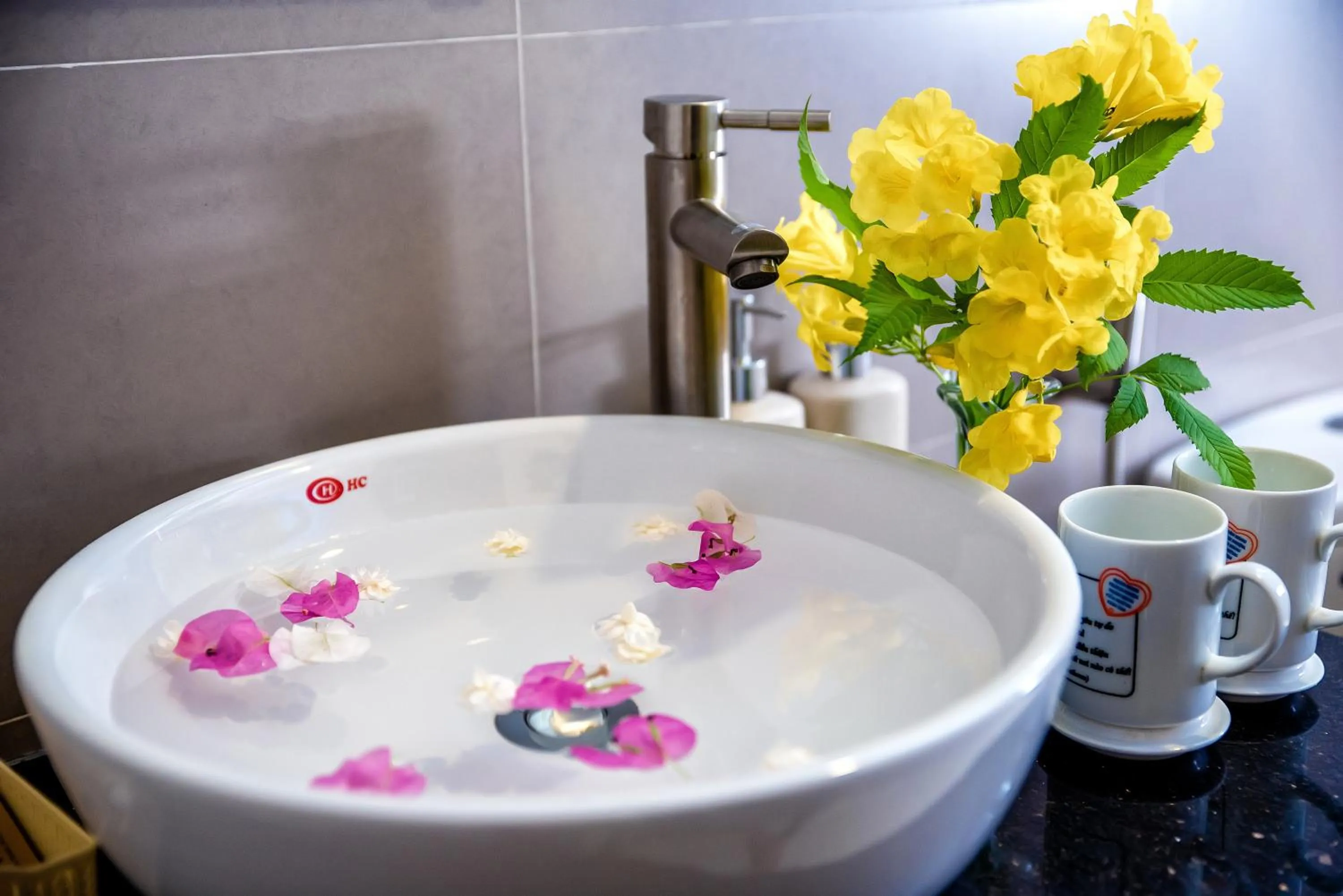 Shower in PaPa Villa Homestay