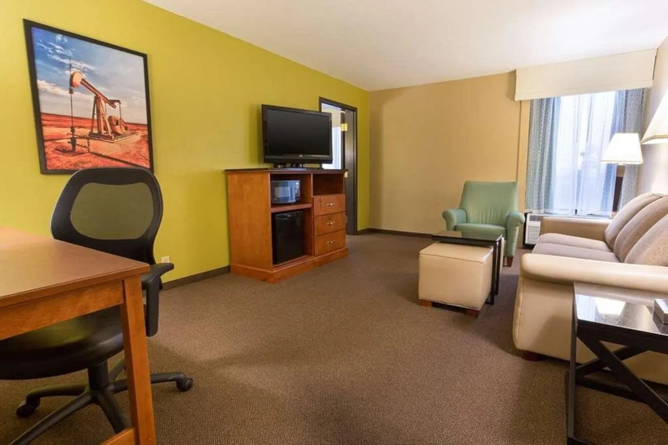 TV and multimedia in Drury Inn & Suites Houston The Woodlands