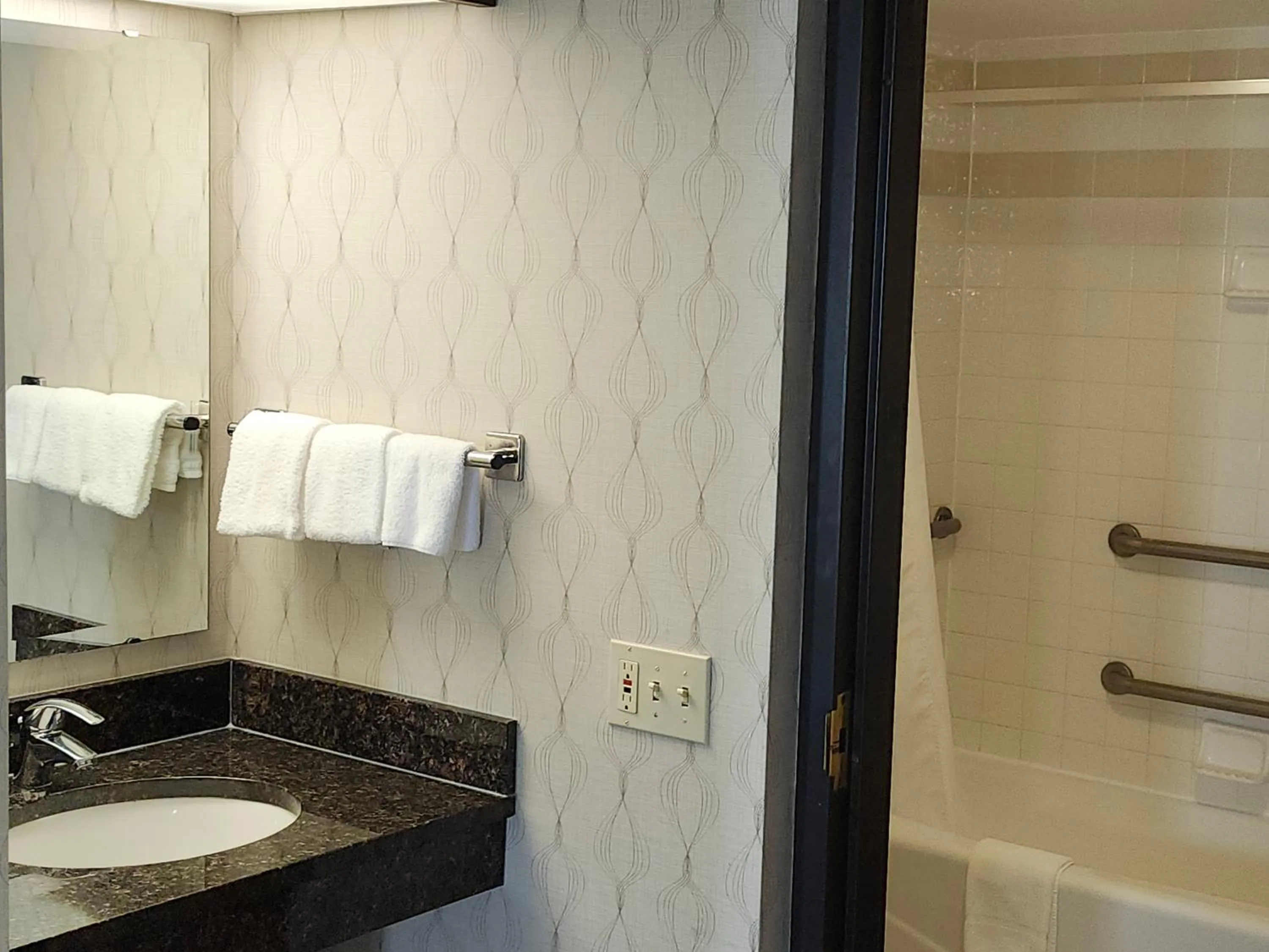 Bathroom in Drury Inn & Suites Houston The Woodlands