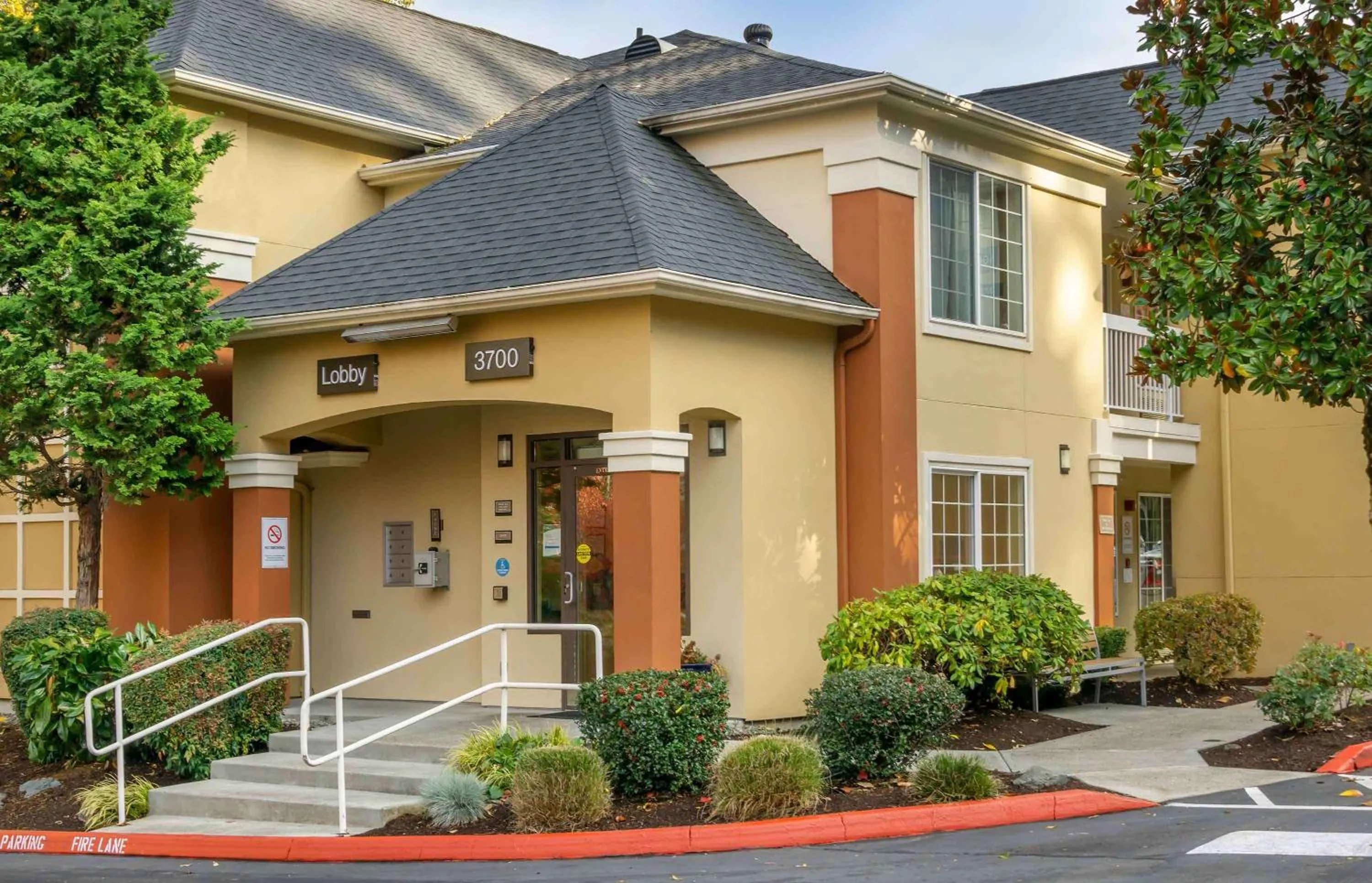 Property building in Extended Stay America Suites - Seattle - Bellevue - Factoria