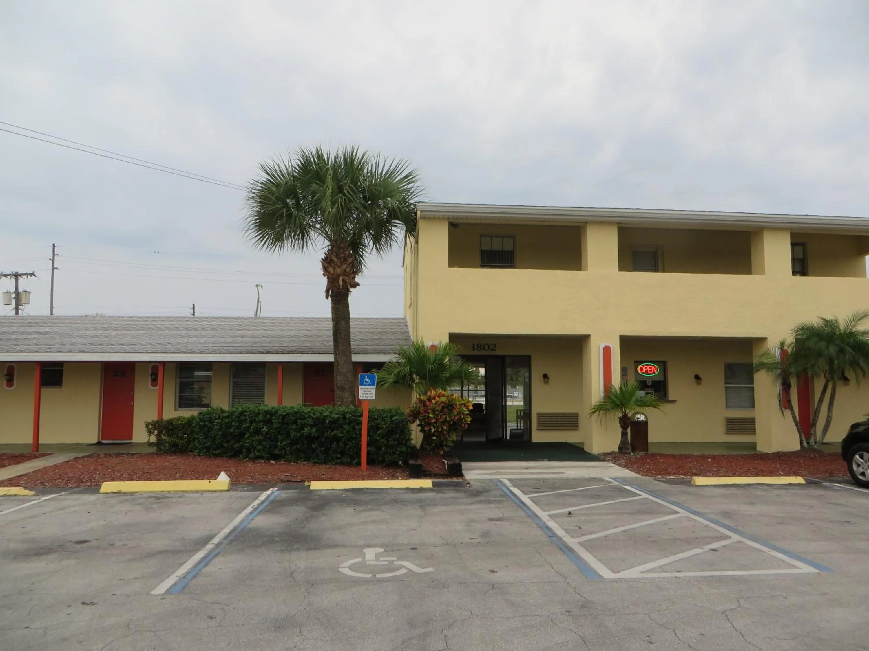 Facade/entrance in Sunset Inn- Fort Pierce, FL