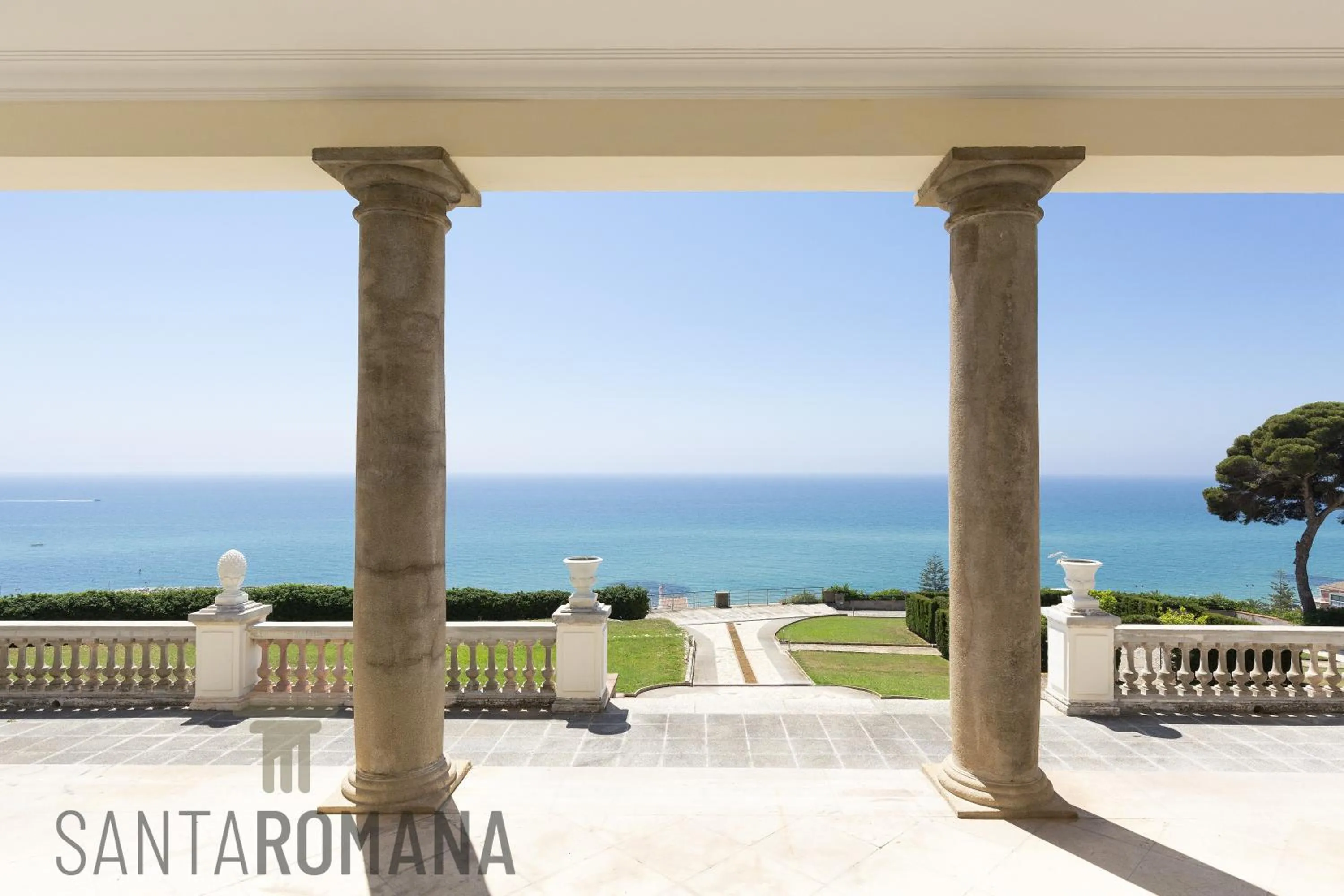 Property building in Santa Romana Apartments & Suites