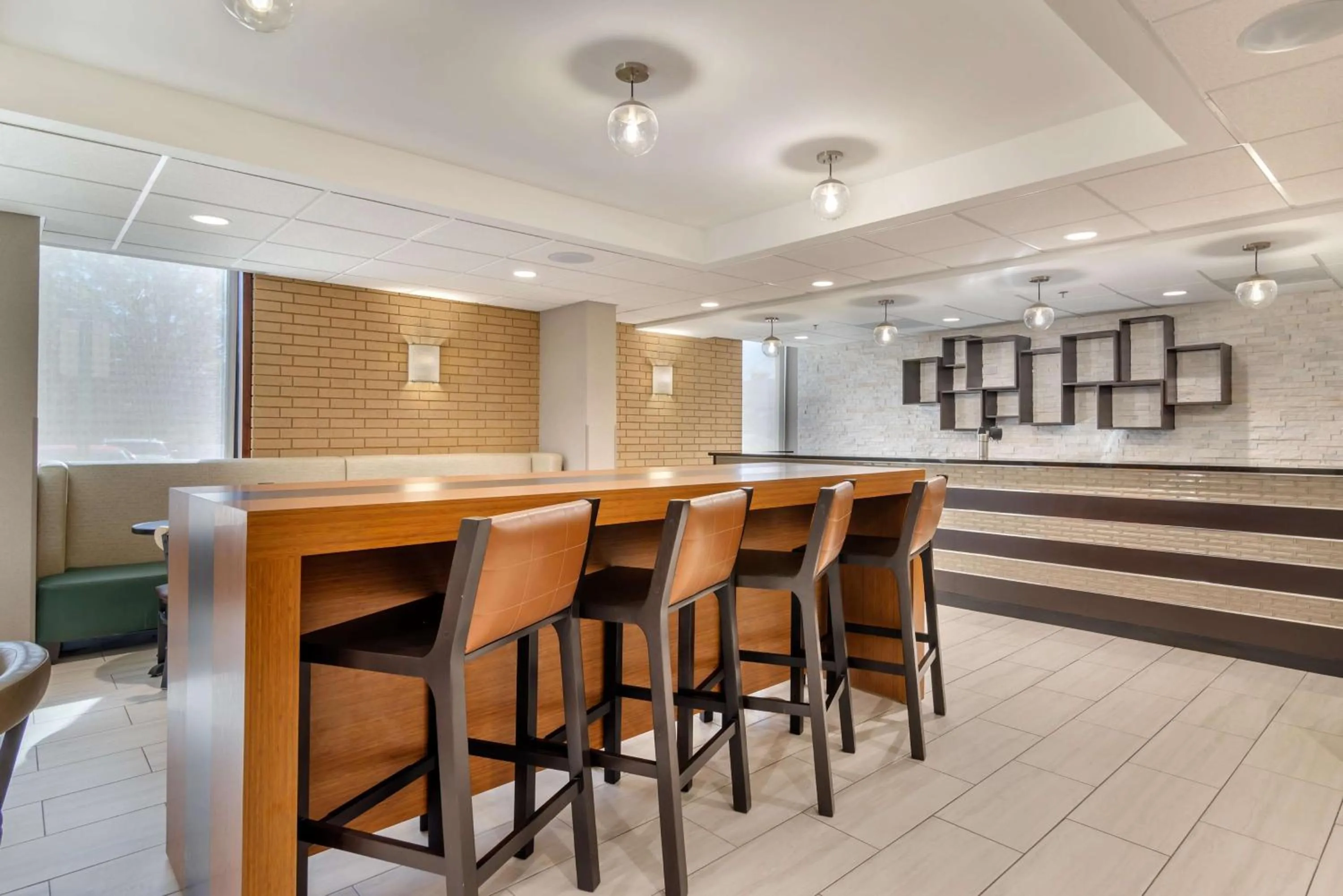 Lounge or bar in Drury Inn & Suites Atlanta Airport