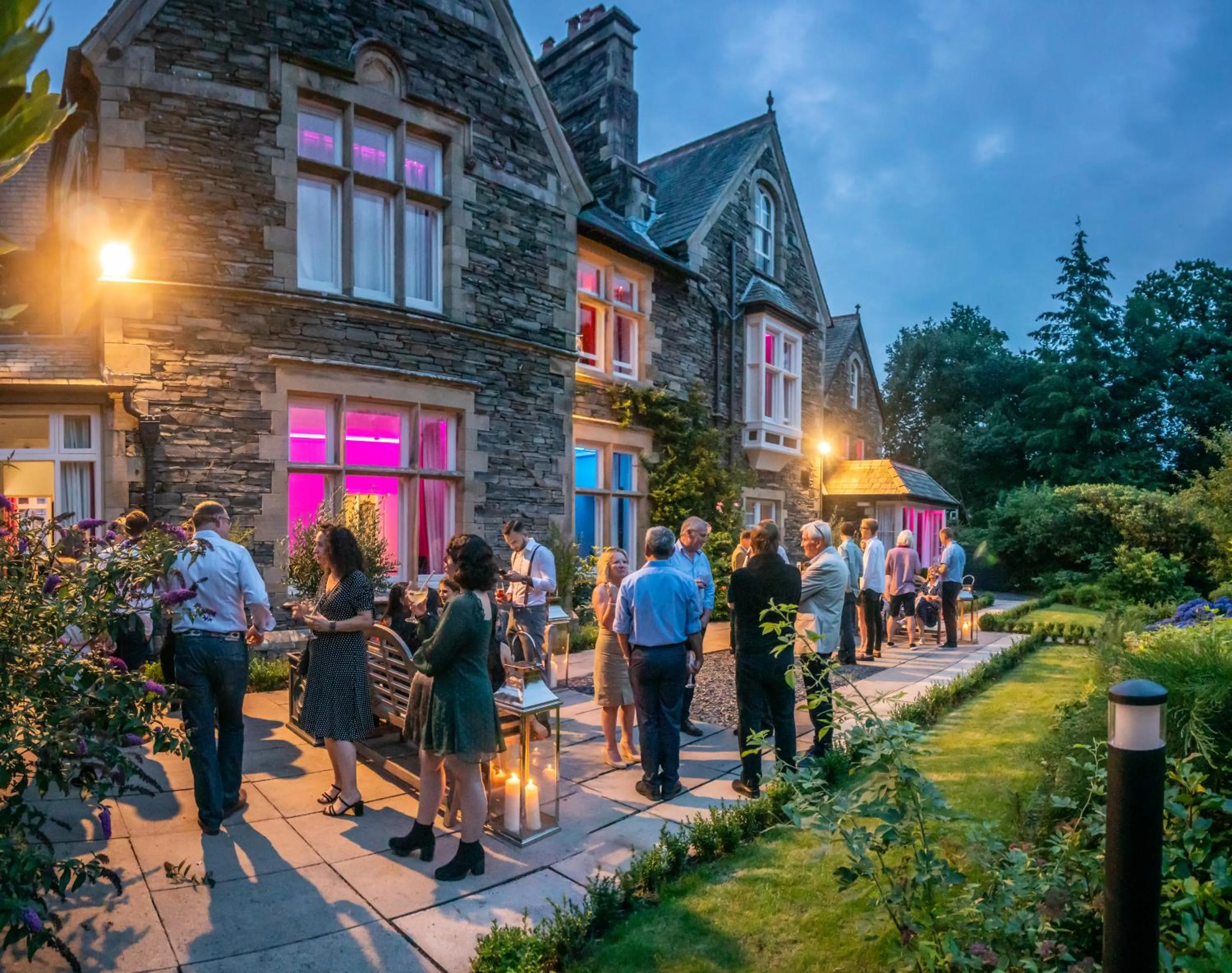 Property building in Kotel Windermere