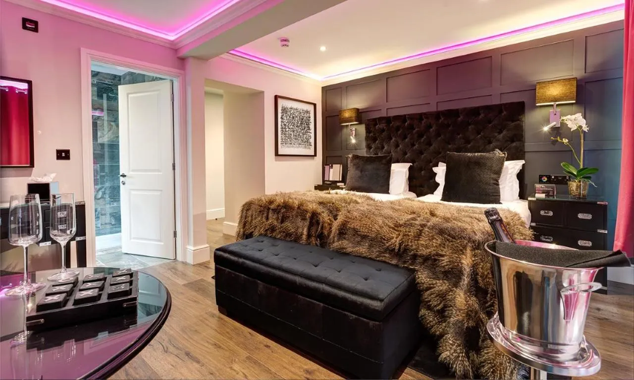 Photo of the whole room, Bed in Kotel Windermere