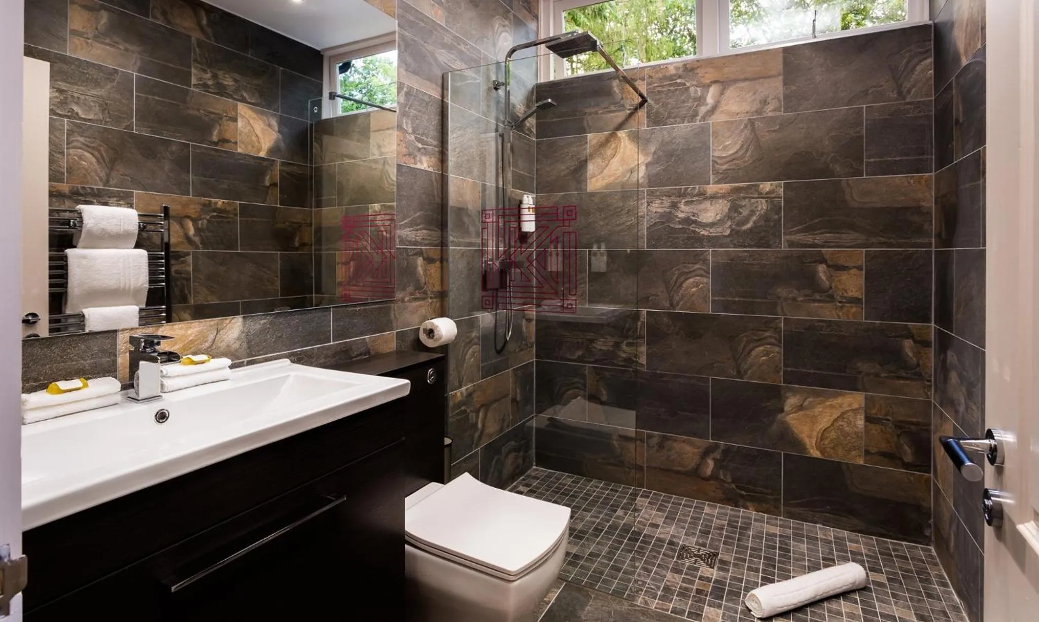 Shower in Kotel Windermere