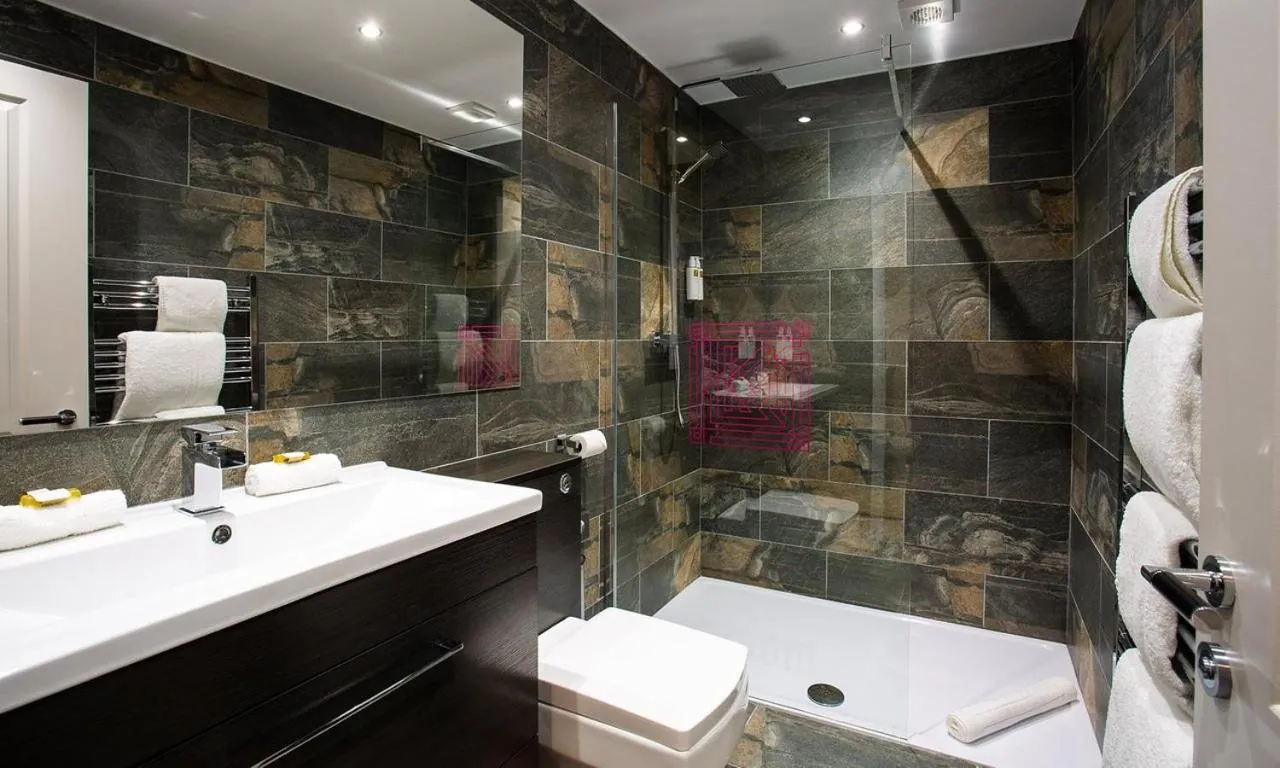 Bathroom in Kotel Windermere