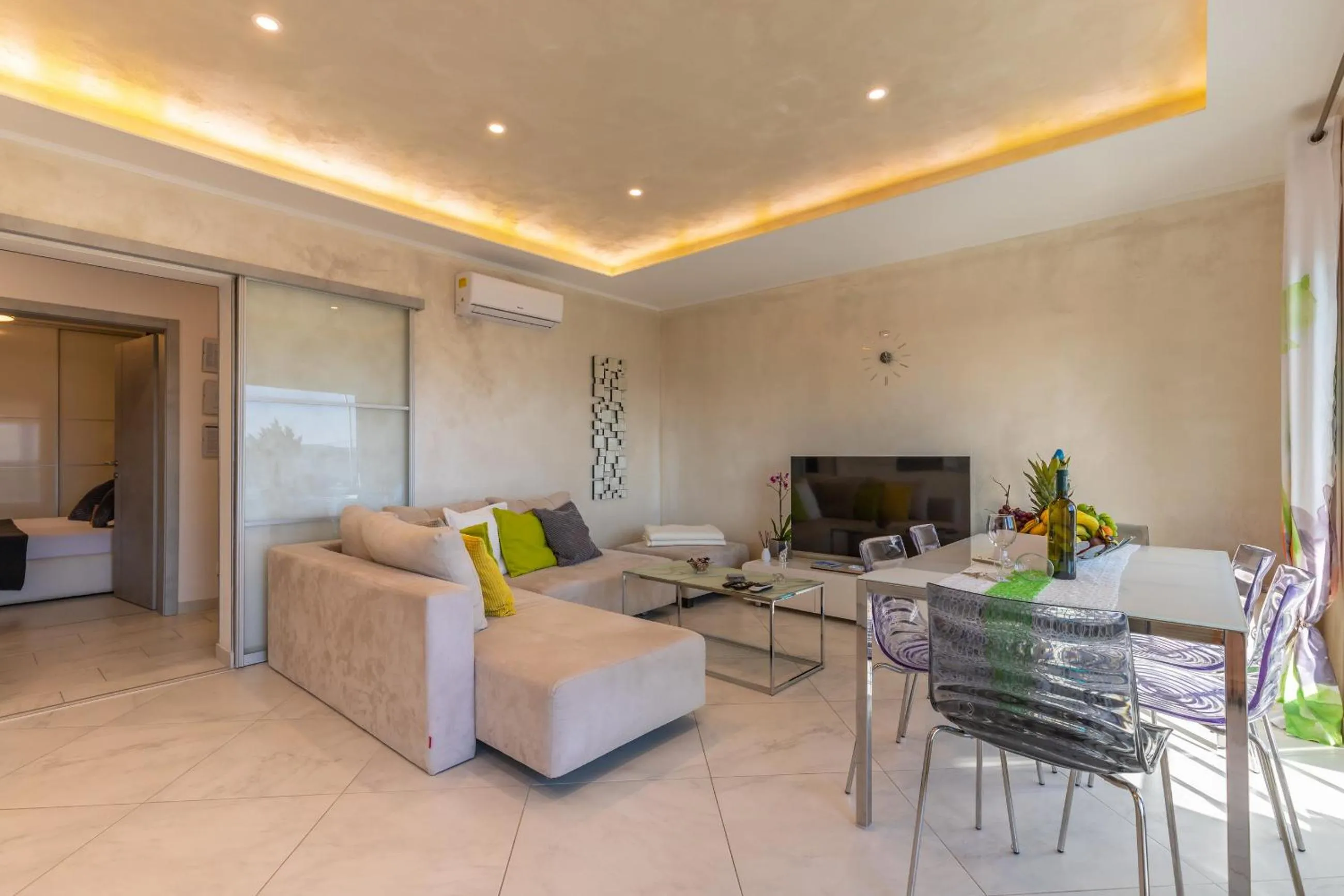 Communal lounge/ TV room in Apartment Rippl II