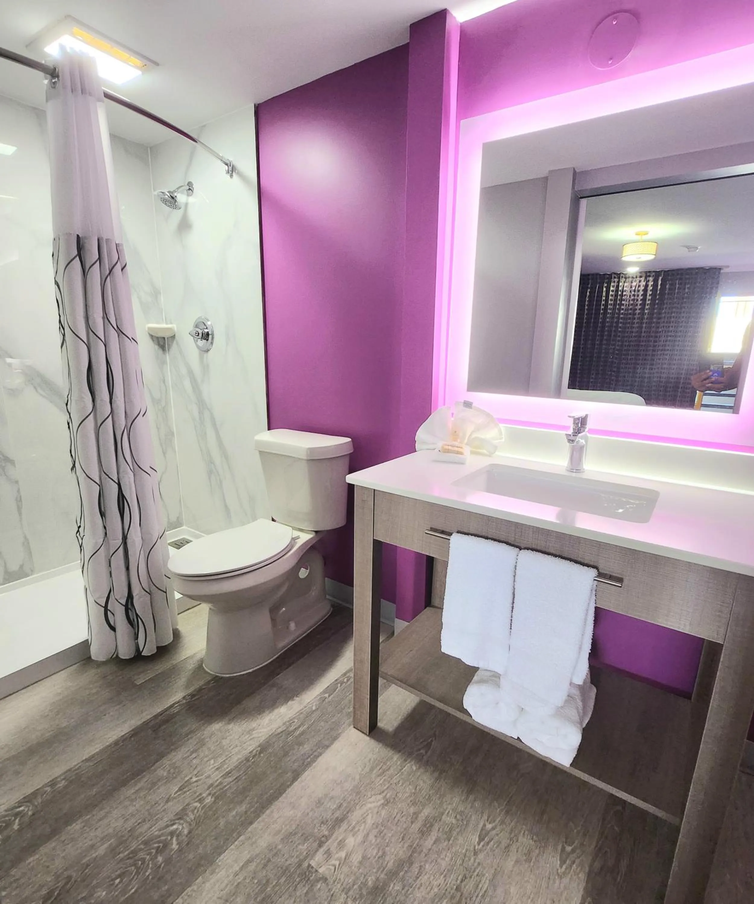 Shower in Motel 6 Tuscaloosa AL University