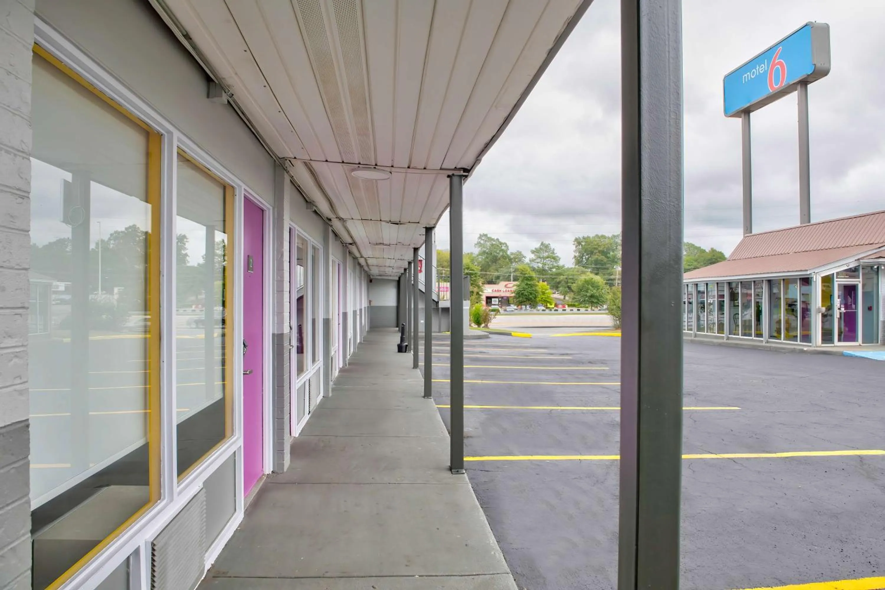 Property building in Motel 6 Tuscaloosa AL University