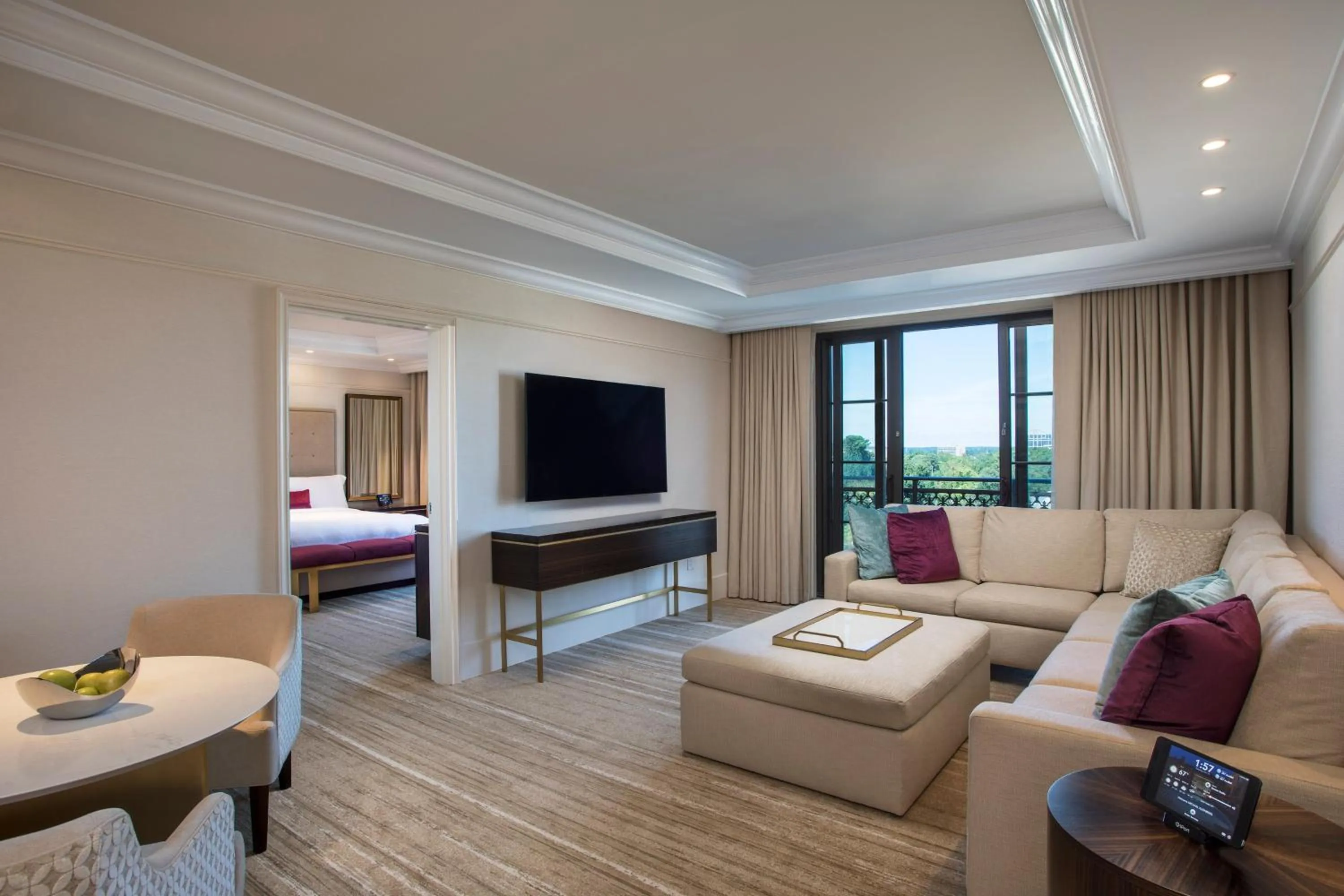 Living room, Bed in The St. Regis Atlanta