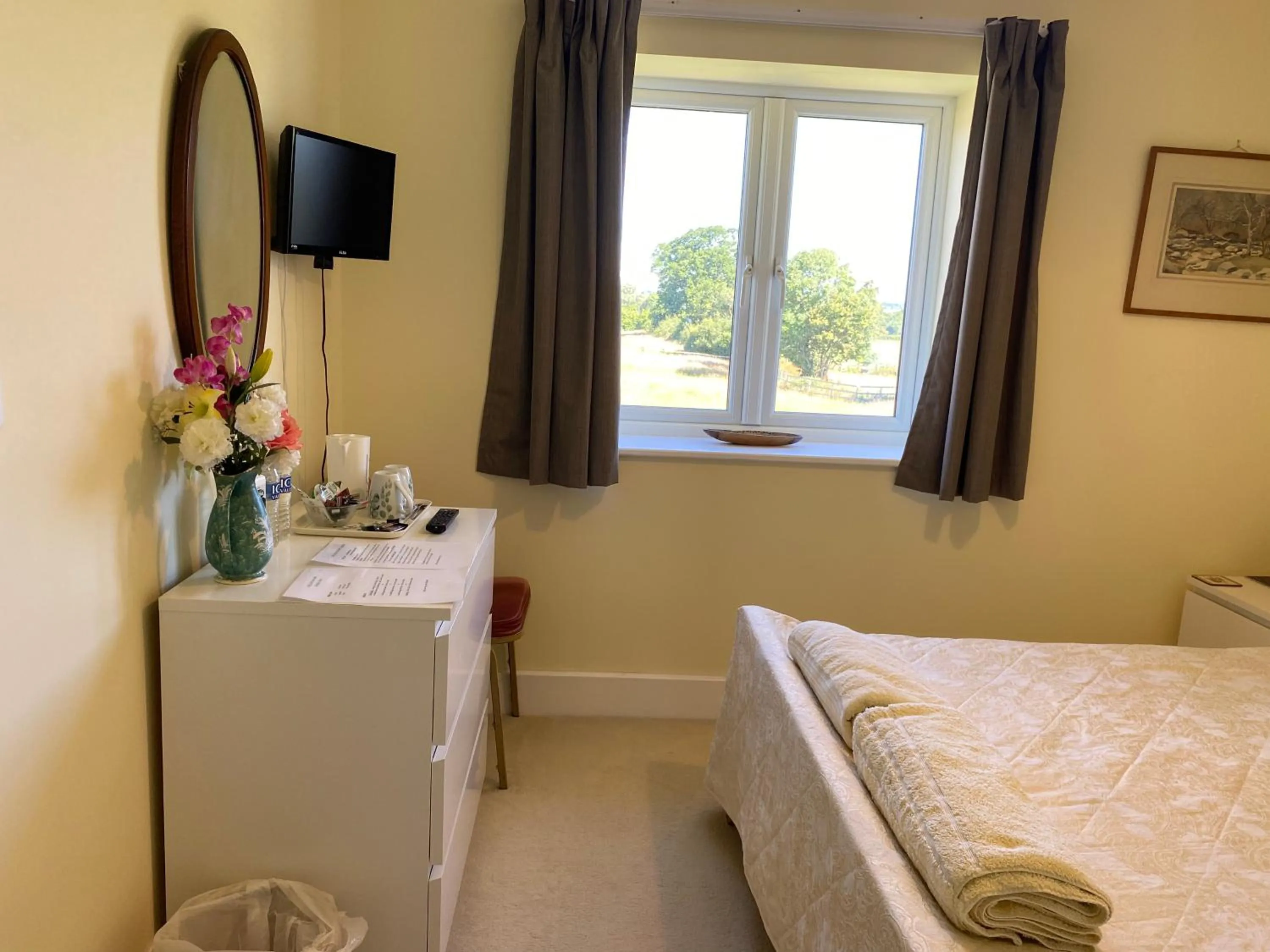 Bedroom, Bed in Folly Fields Farm B&B